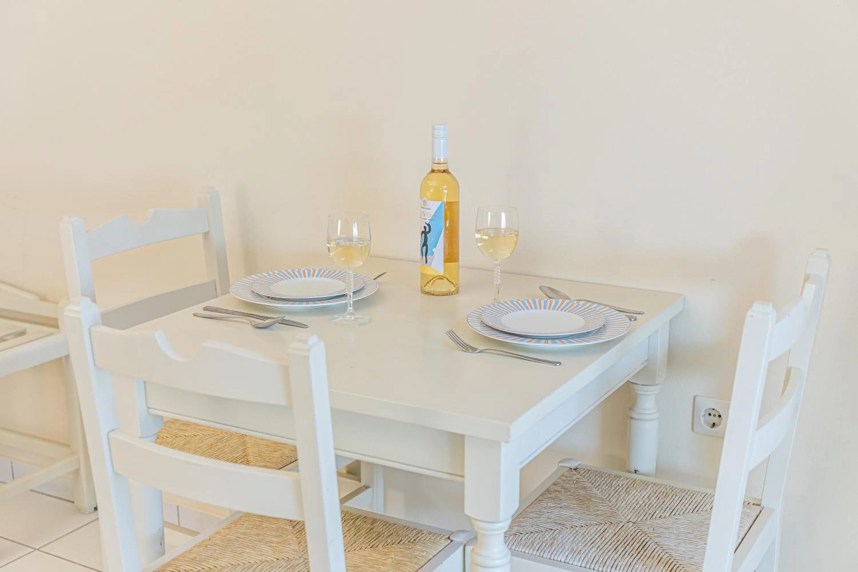 Dining area in Panoramic Sunset