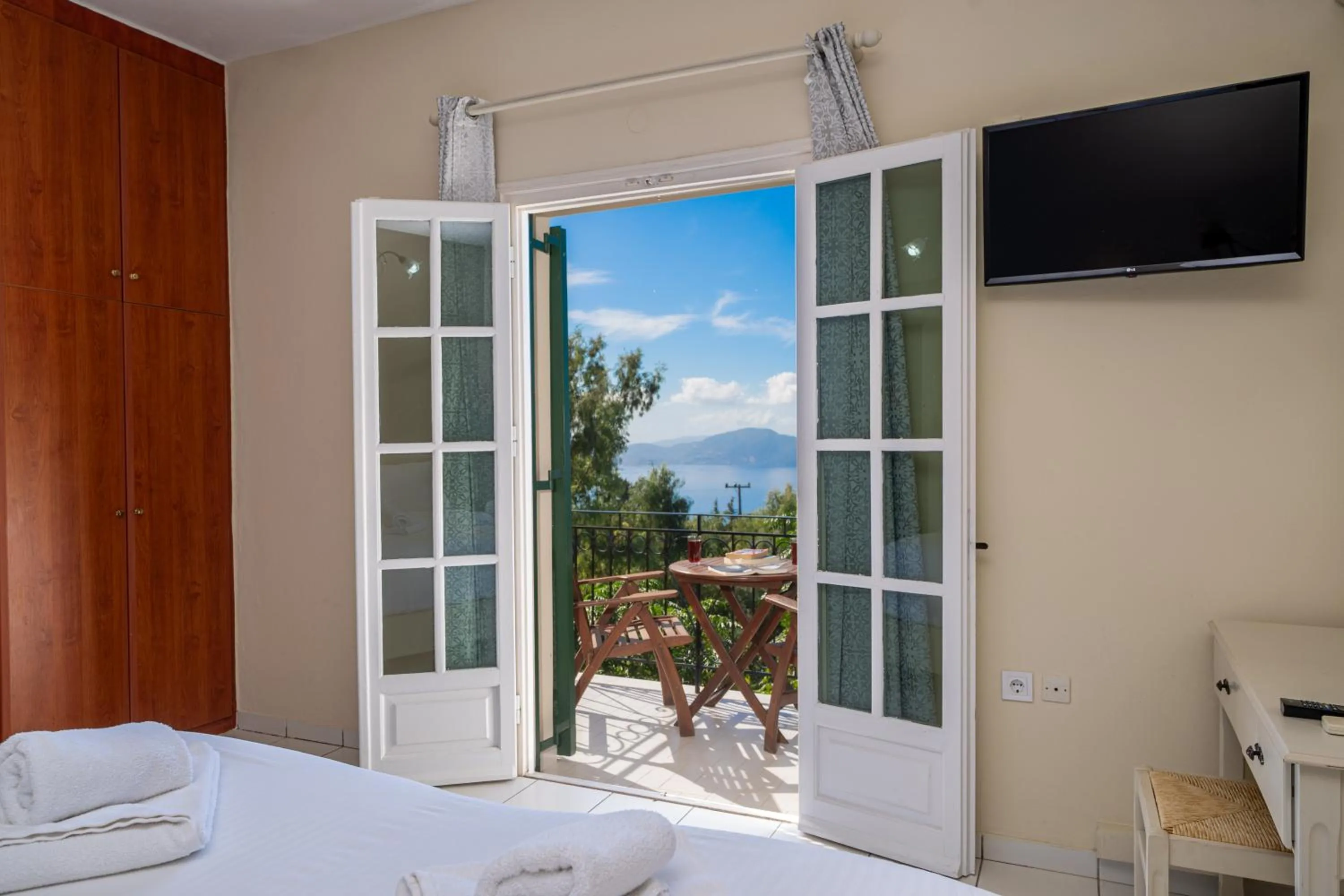 Bedroom in Panoramic Sunset