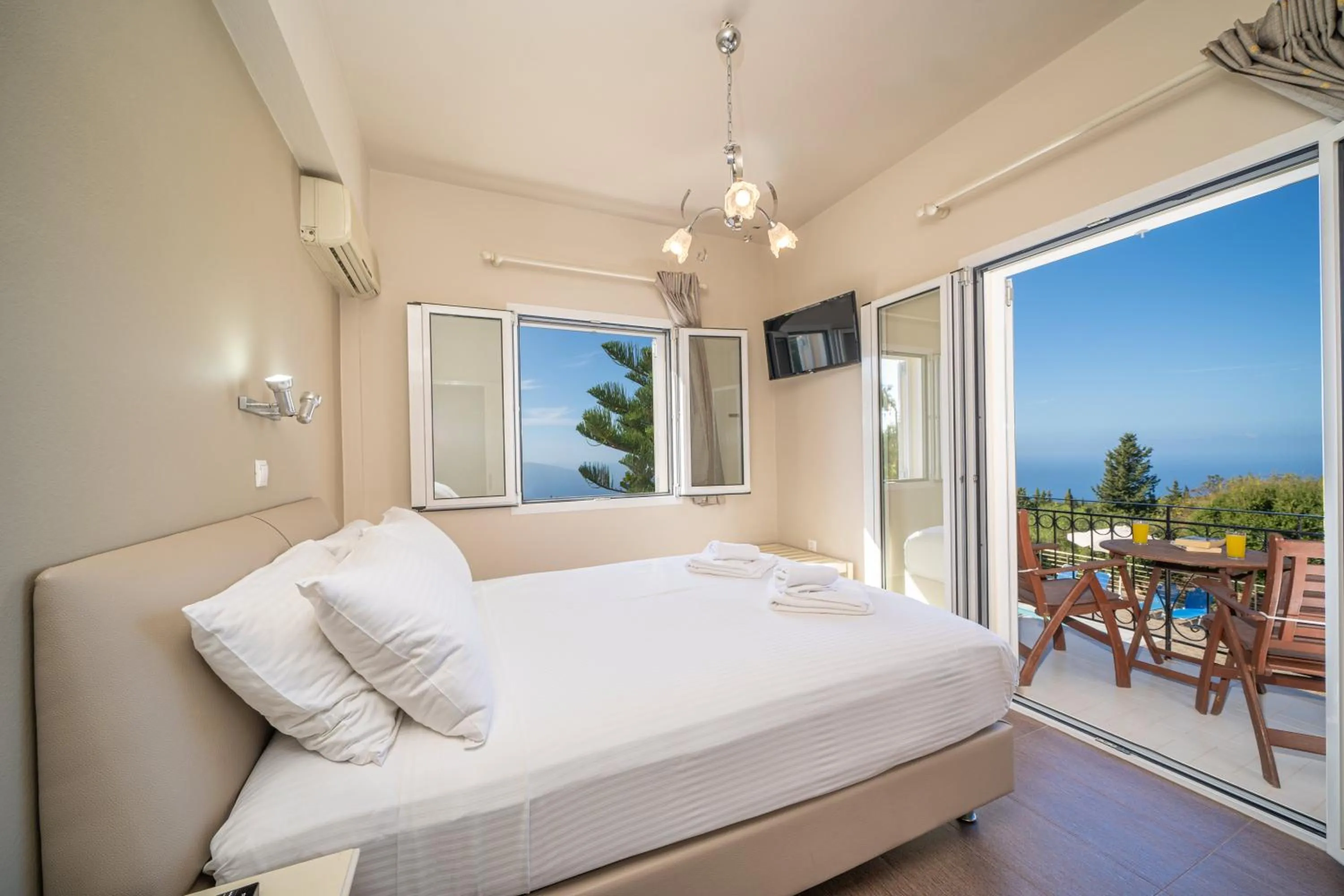 Bedroom in Panoramic Sunset