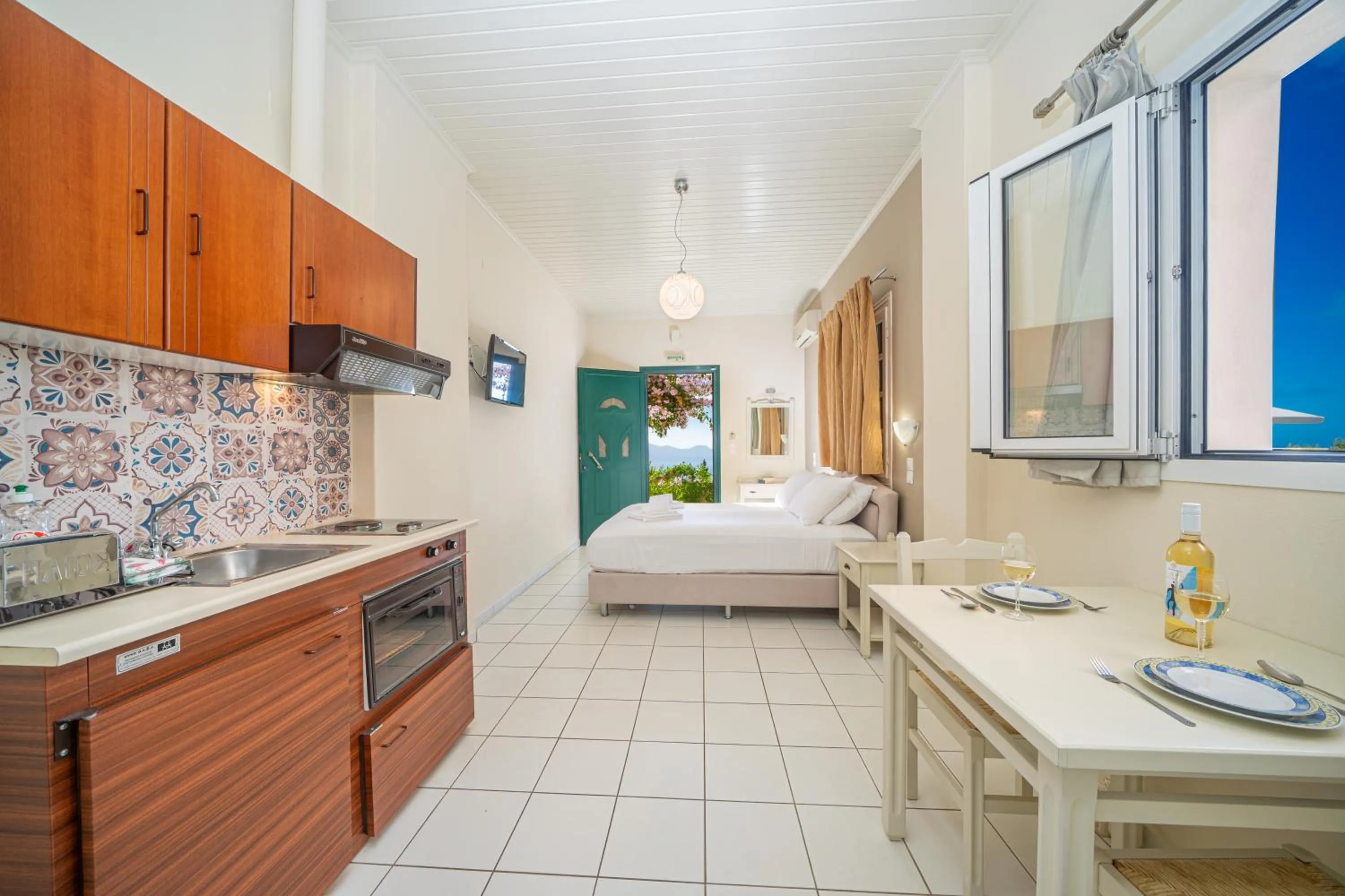 Photo of the whole room in Panoramic Sunset