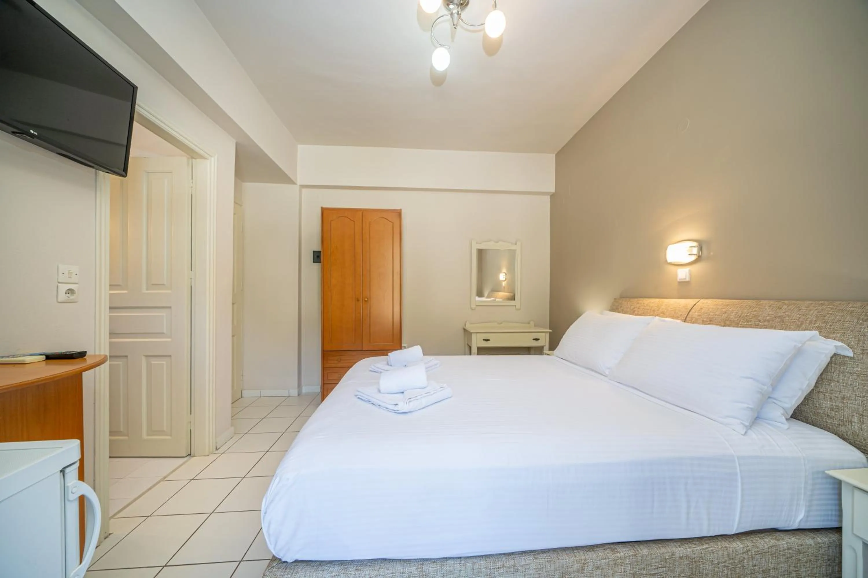 Bedroom in Panoramic Sunset