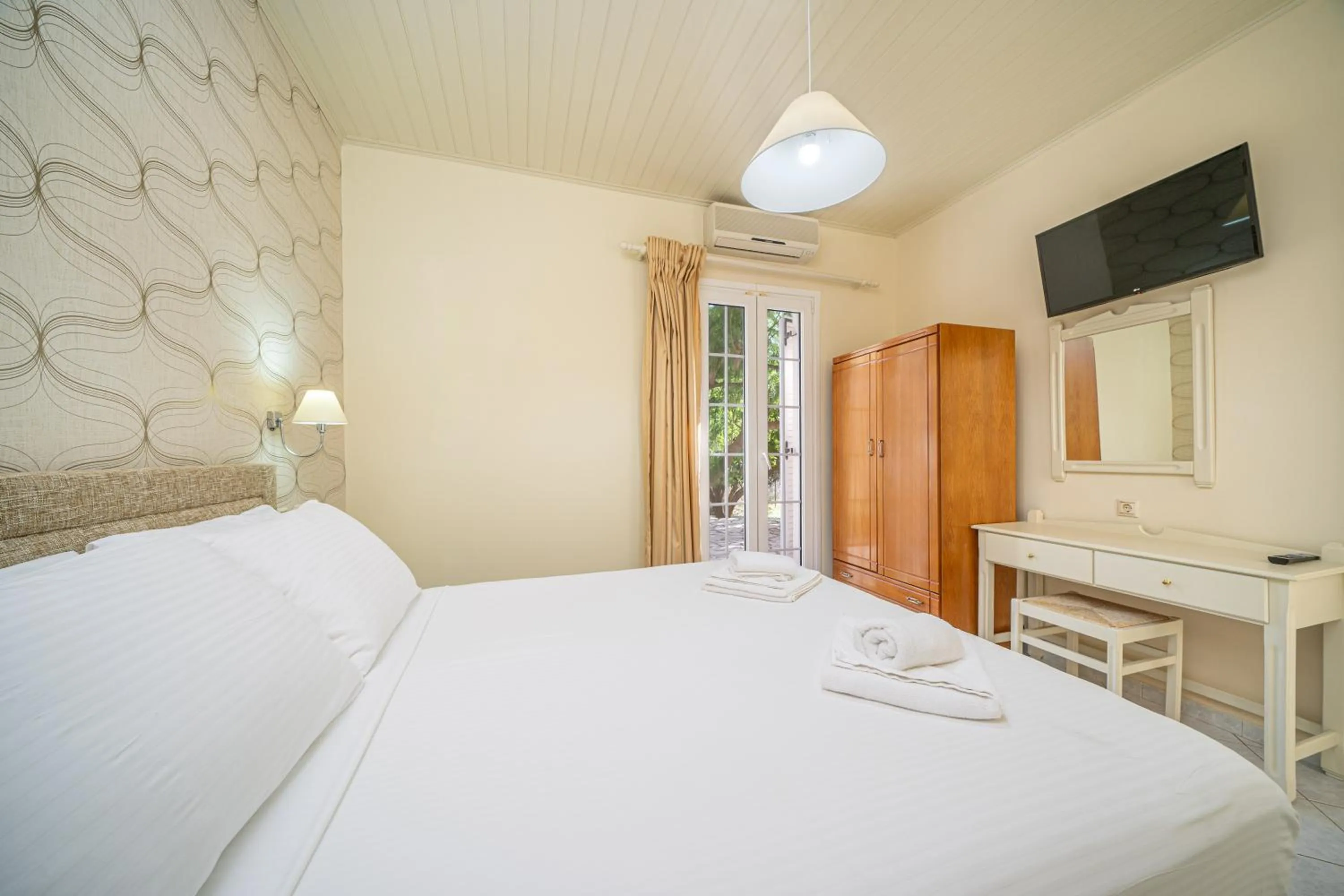 Bedroom in Panoramic Sunset