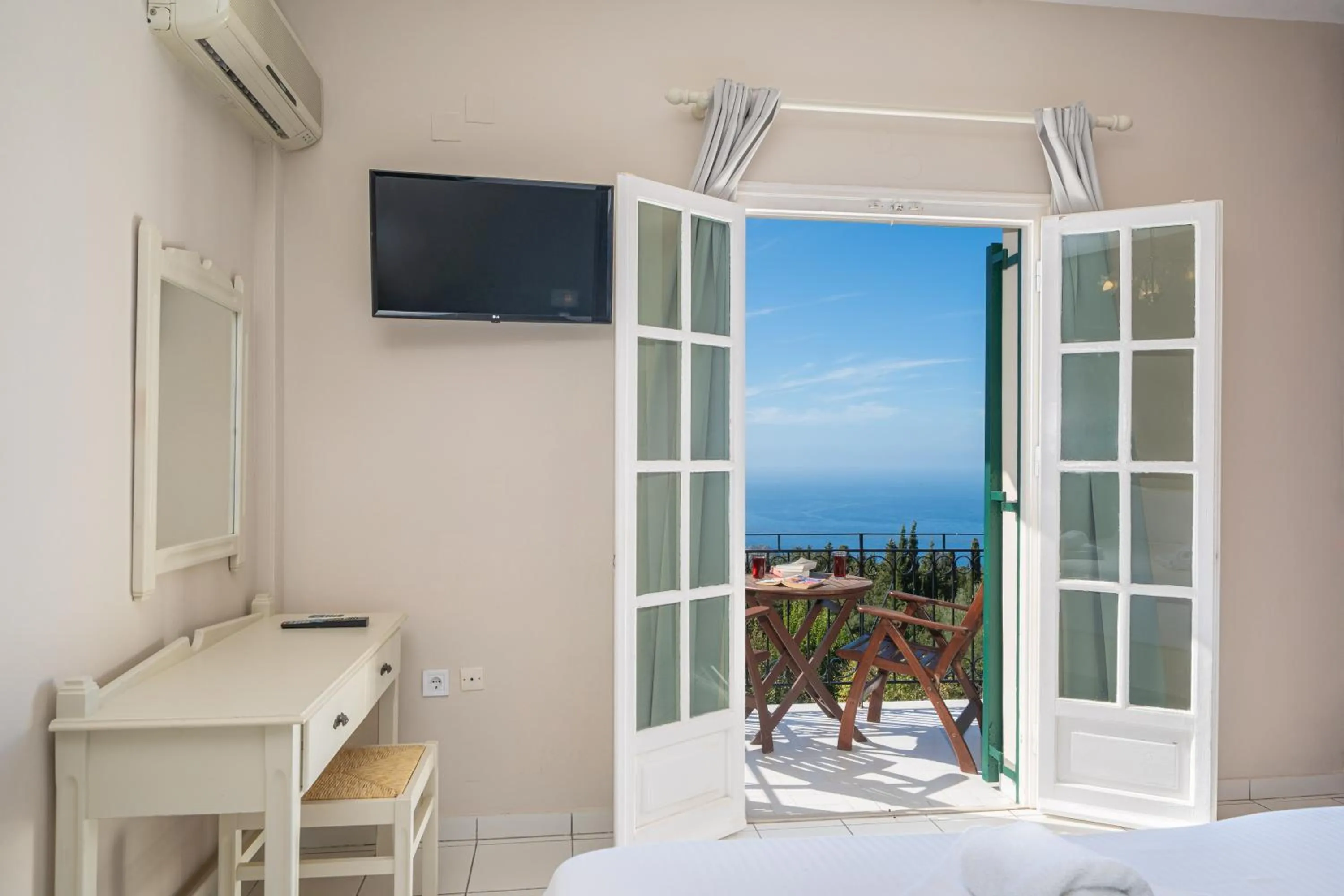 Bedroom in Panoramic Sunset