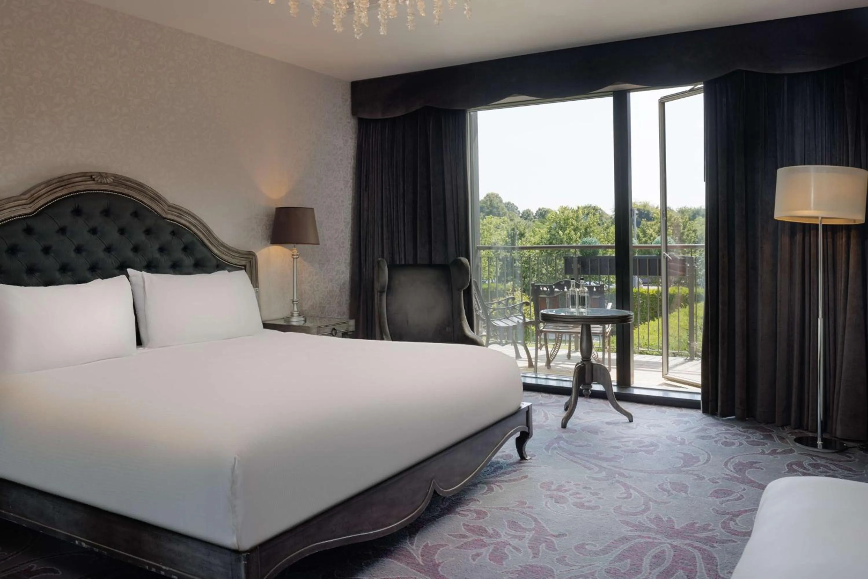Bed in Hilton London Syon Park