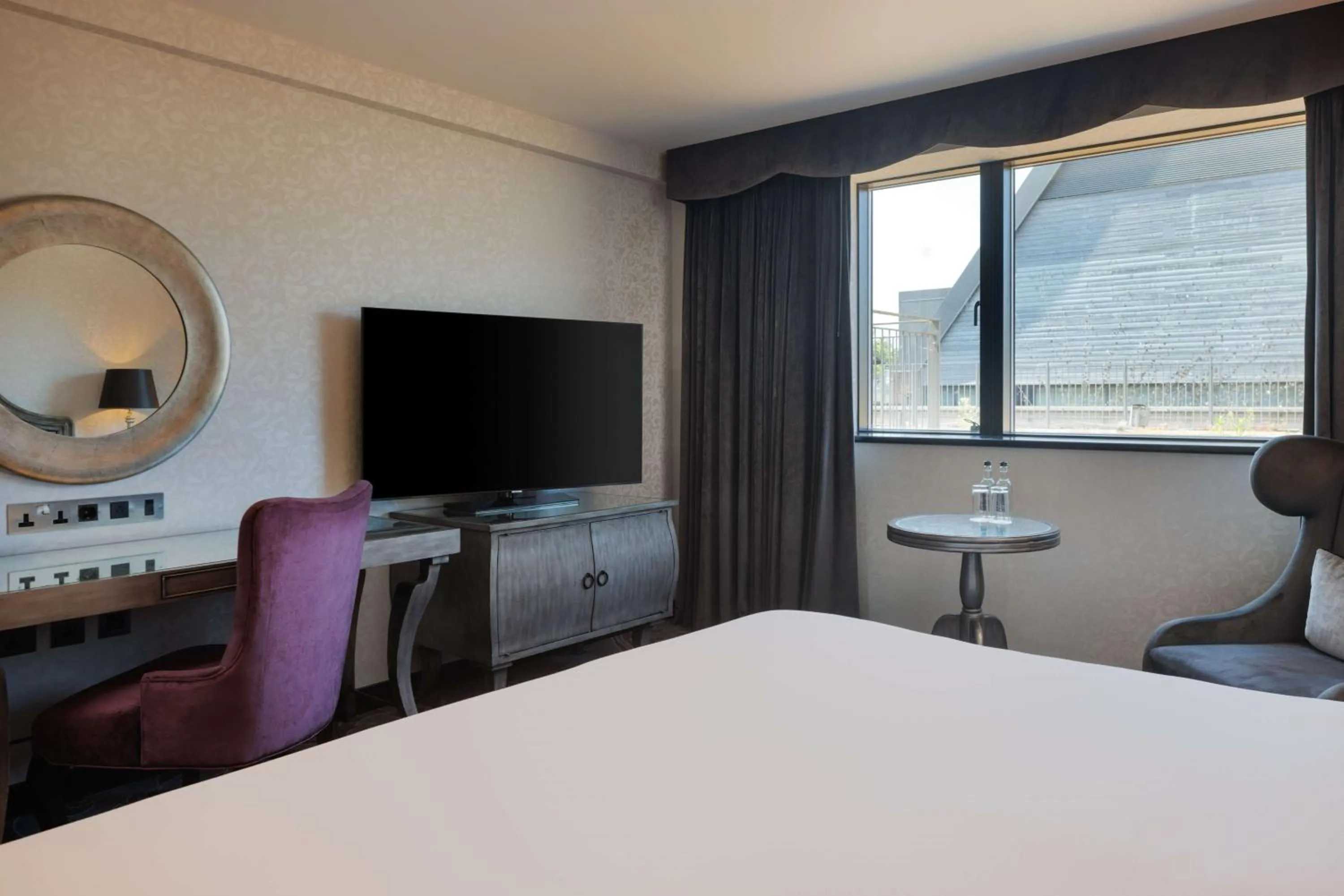 Bedroom, Bed in Hilton London Syon Park