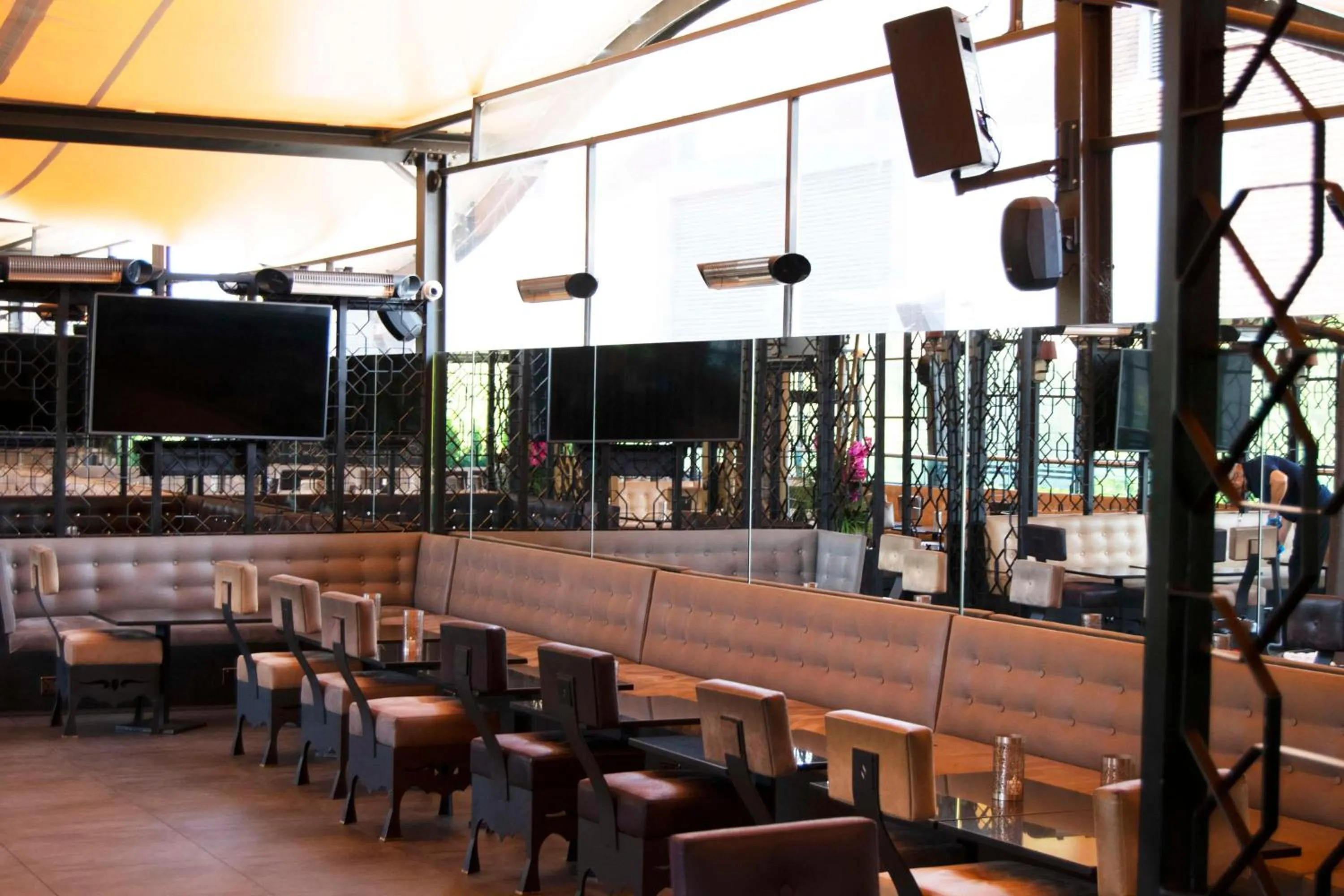 Lounge or bar in Hilton London Syon Park