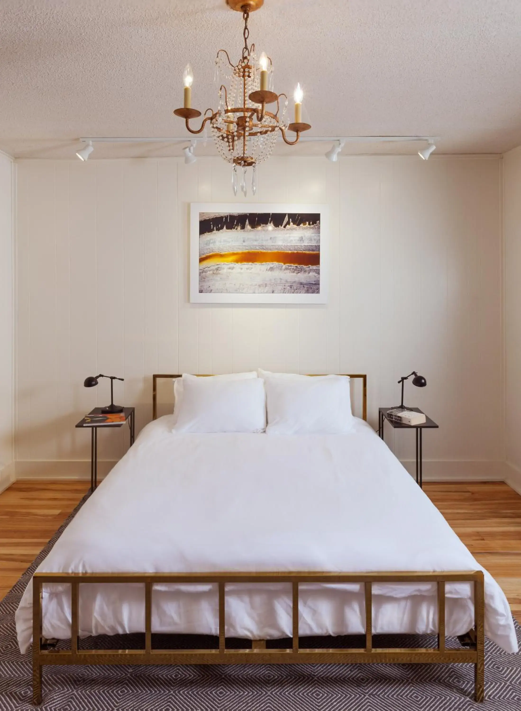 Deluxe Double Room (2 Adults + 1 Child) in The Deers Head Inn Tavern Deluxe Double Room (2 Adults + 1 Child) in The Deers Head Inn Tavern