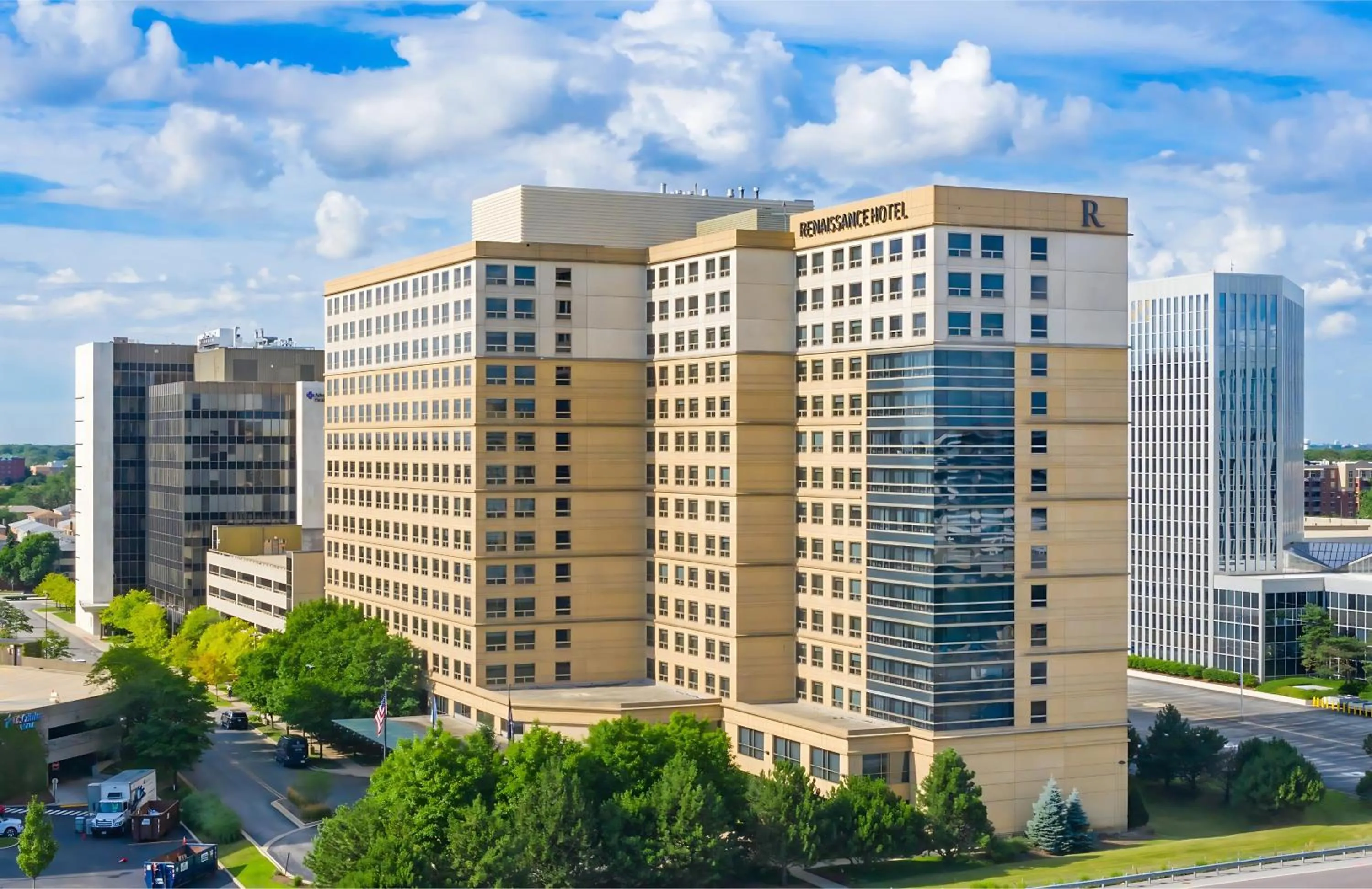 Property building in Renaissance Chicago O'Hare Suites Hotel