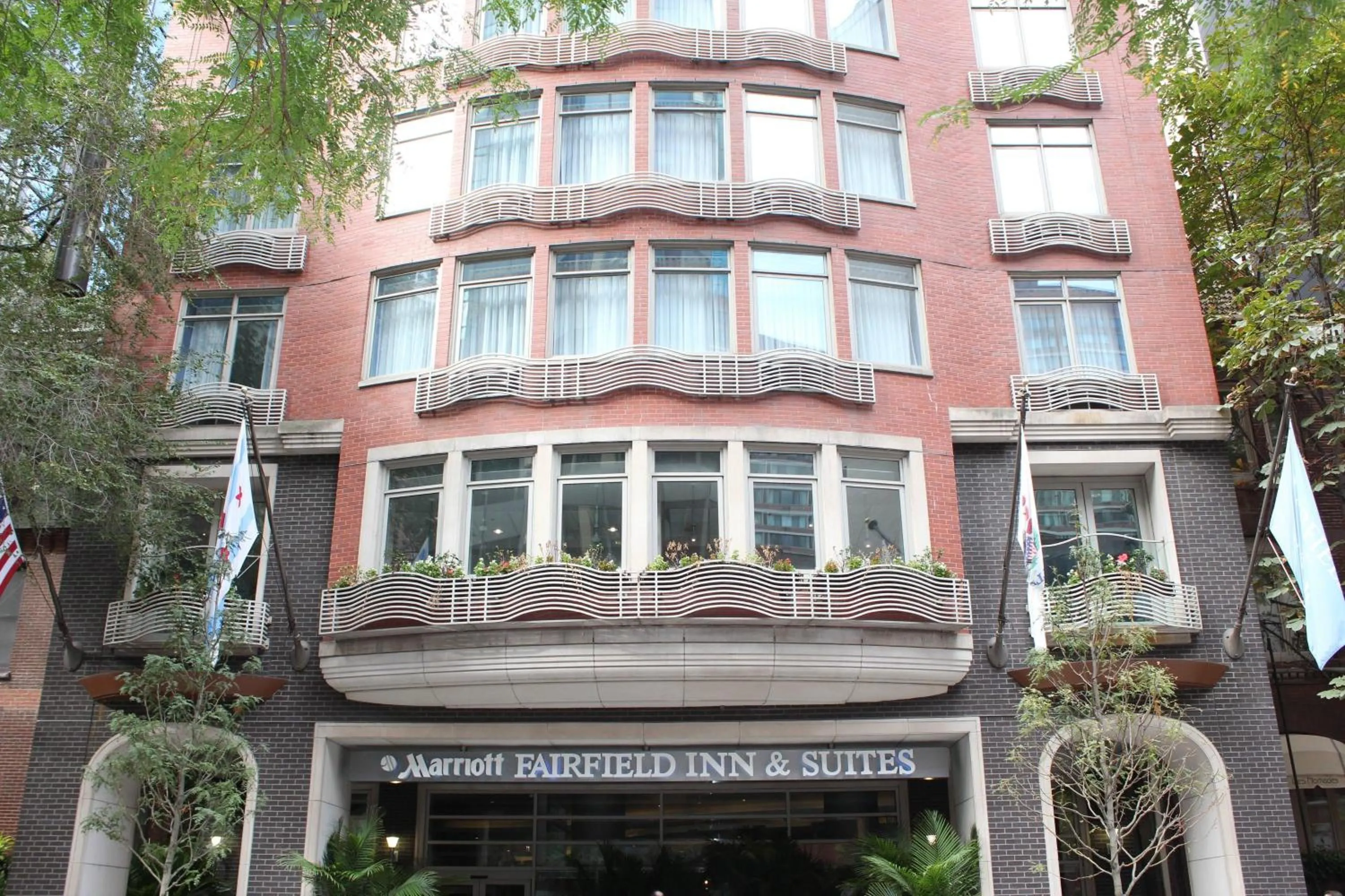 Property building in Fairfield Inn and Suites Chicago Downtown/ Magnificent Mile