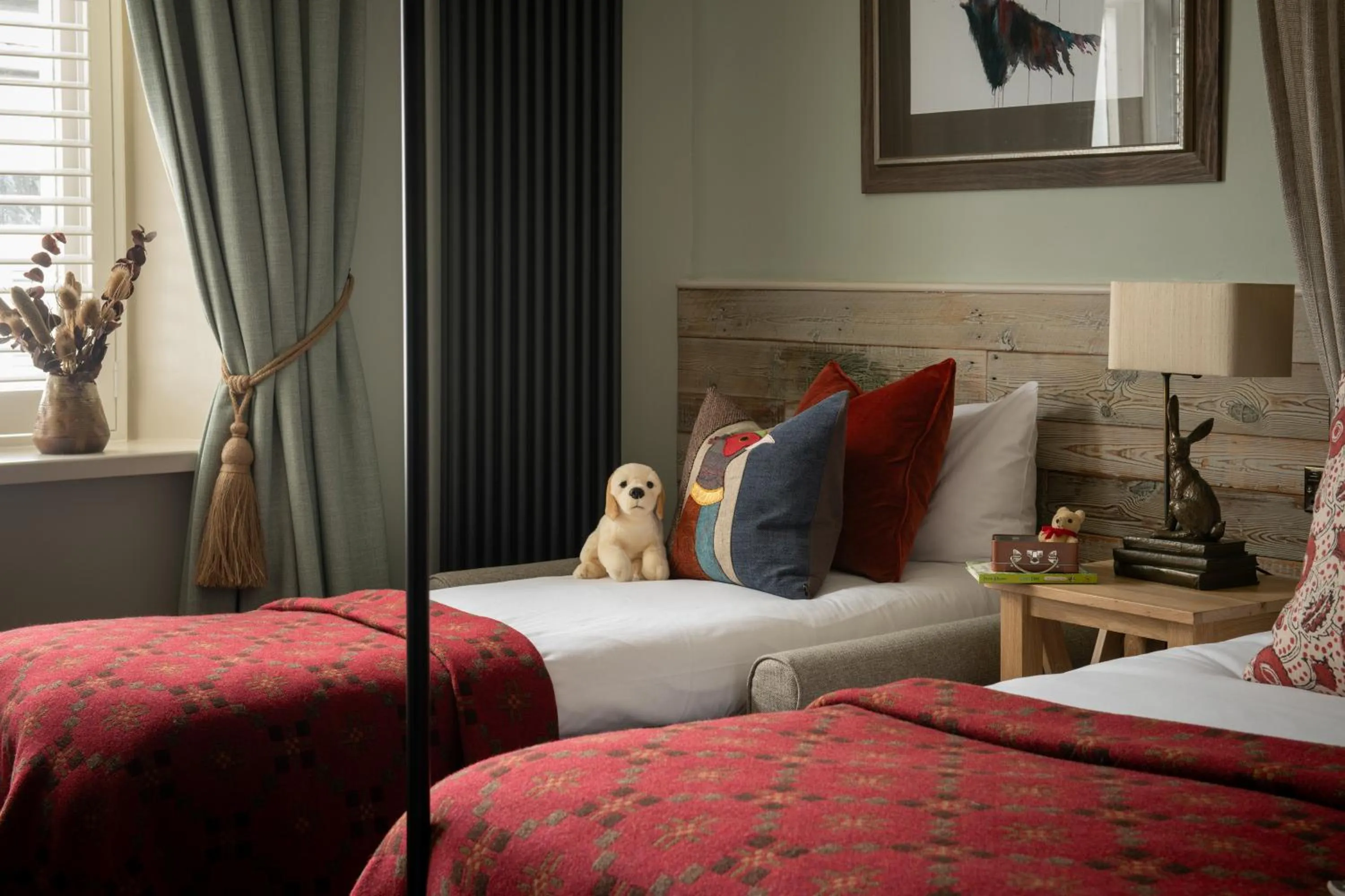 Bedroom, Bed in The Golden Lion at Settle