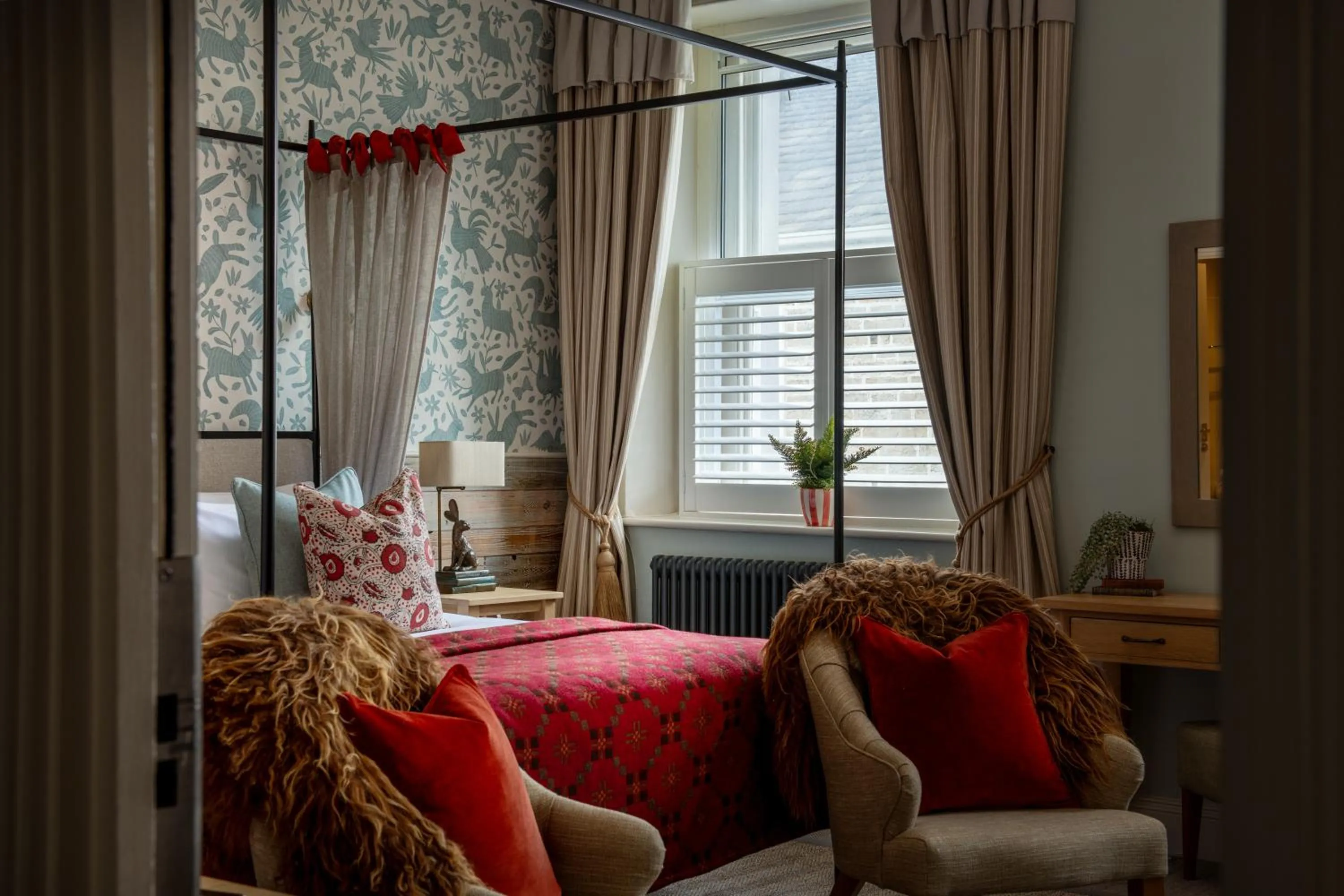 Bedroom, Bed in The Golden Lion at Settle
