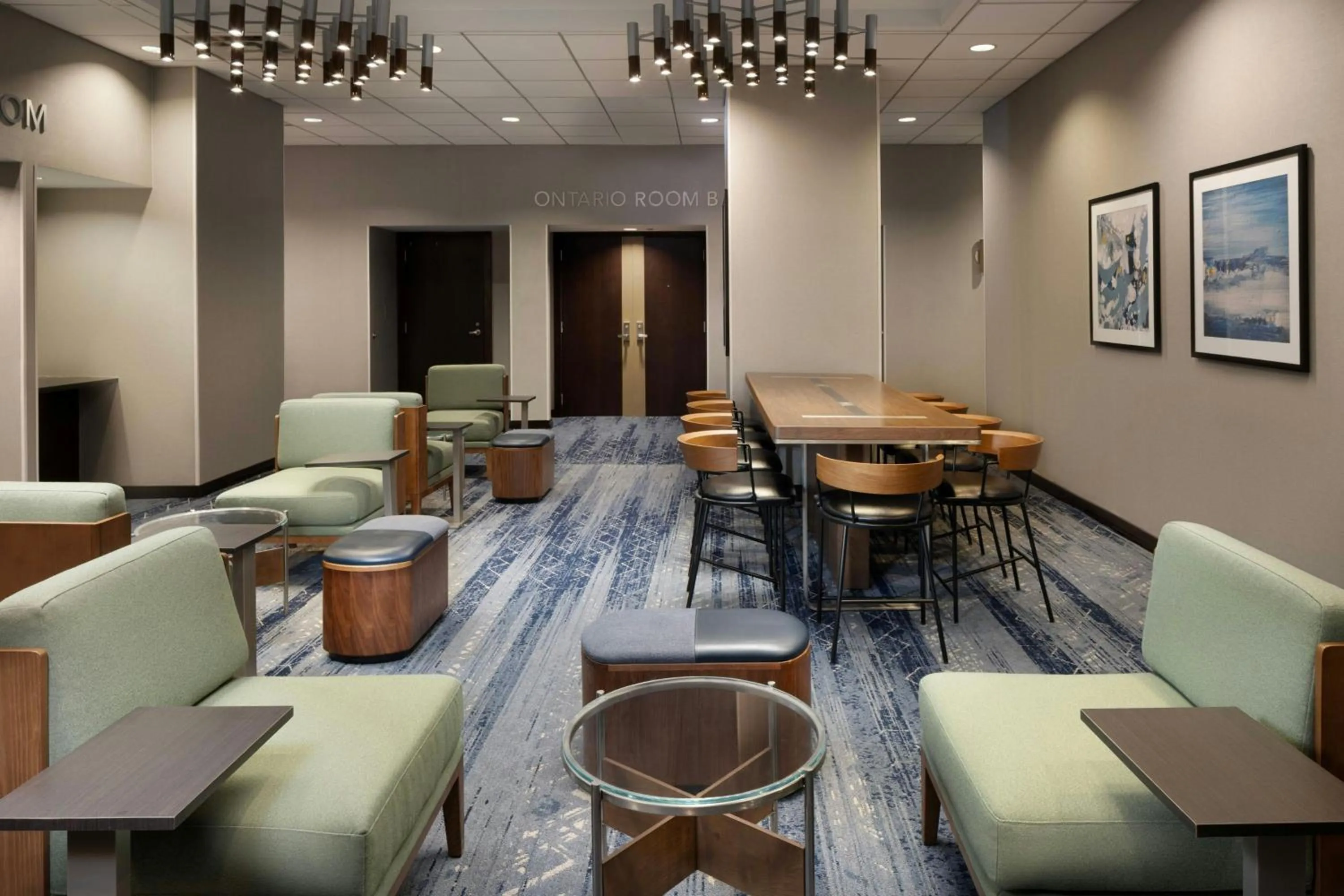 Meeting/conference room in Courtyard Chicago Downtown/Magnificent Mile