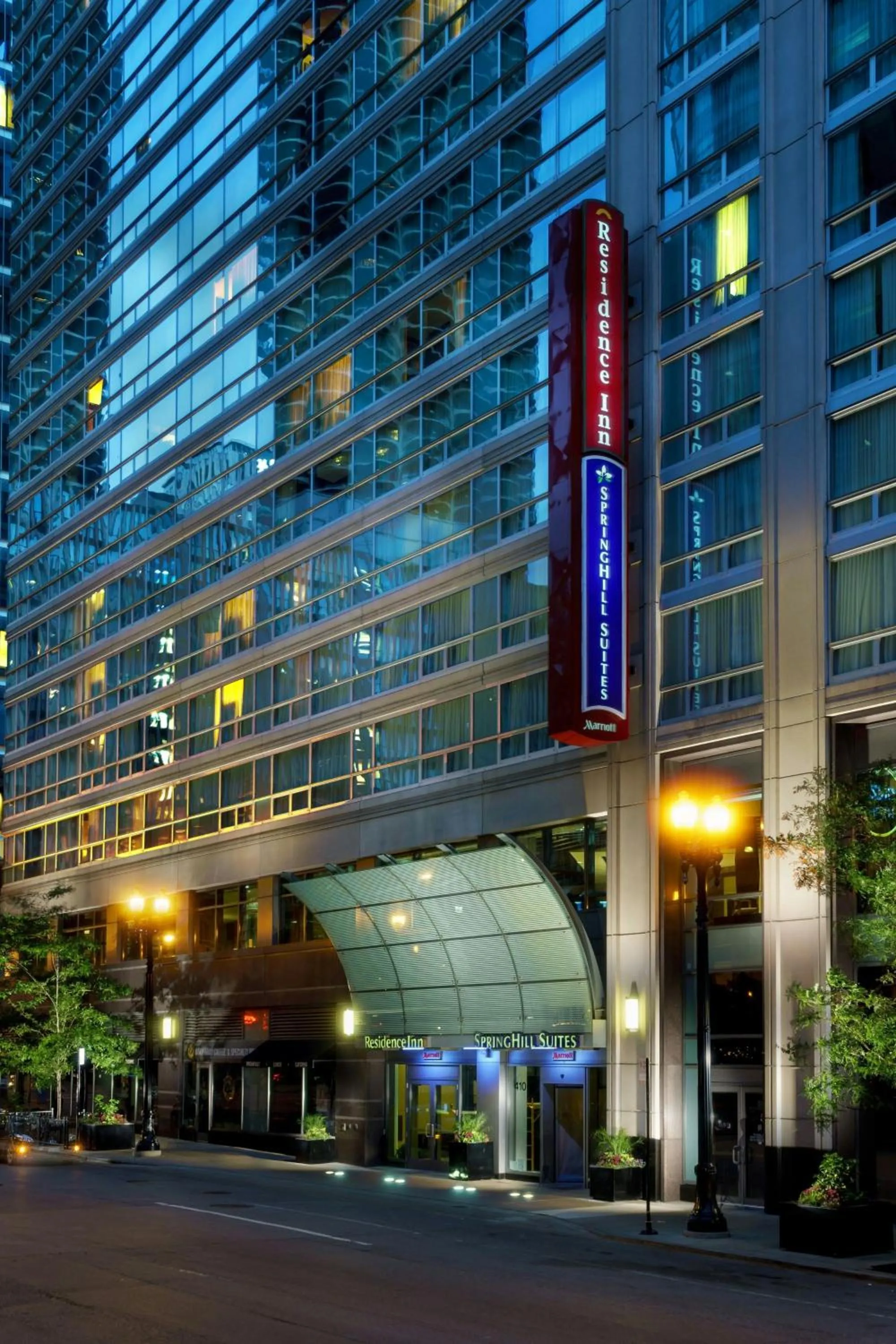Property building in SpringHill Suites Chicago Downtown/River North