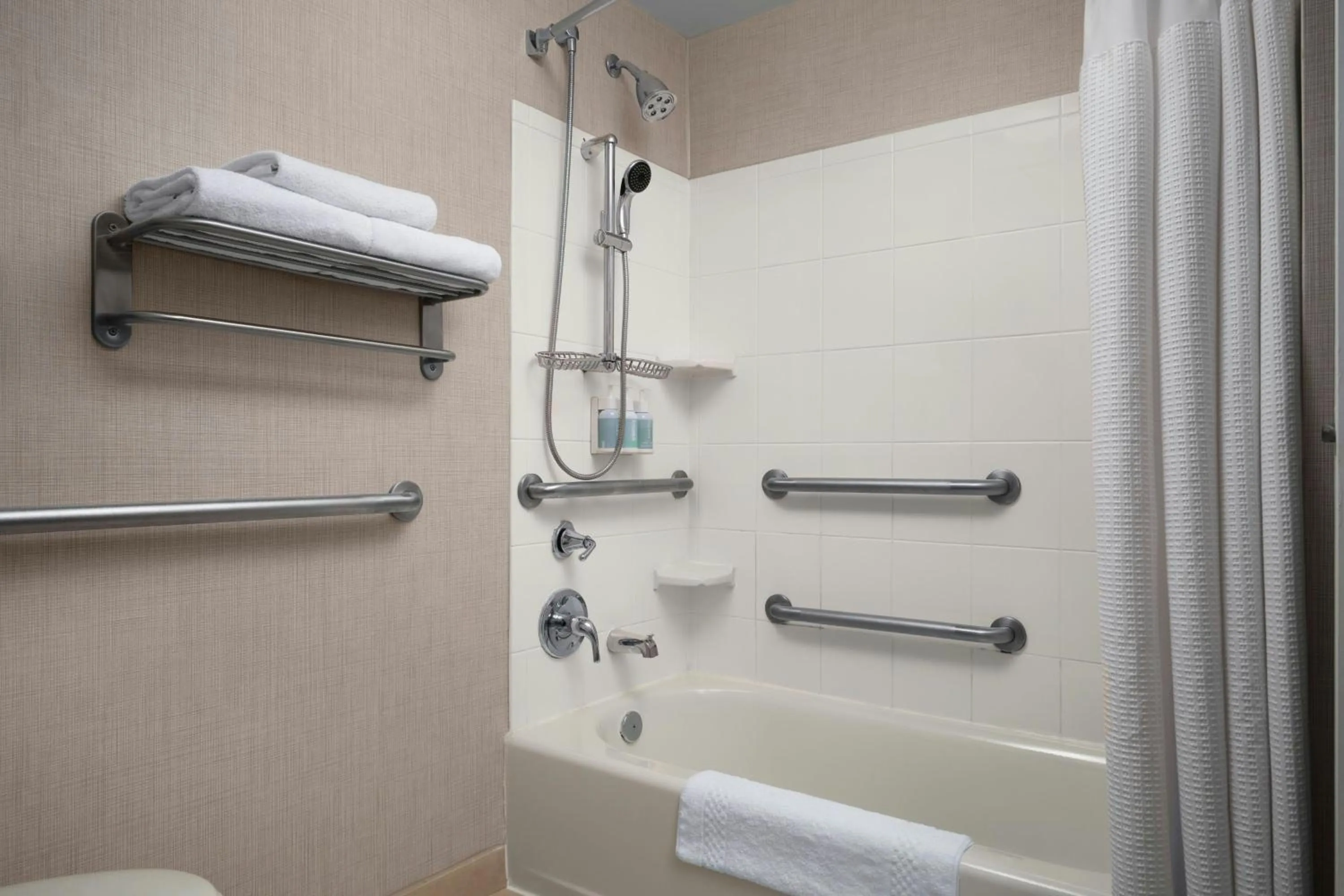 Bathroom in Residence Inn by Marriott Chicago Downtown/River North