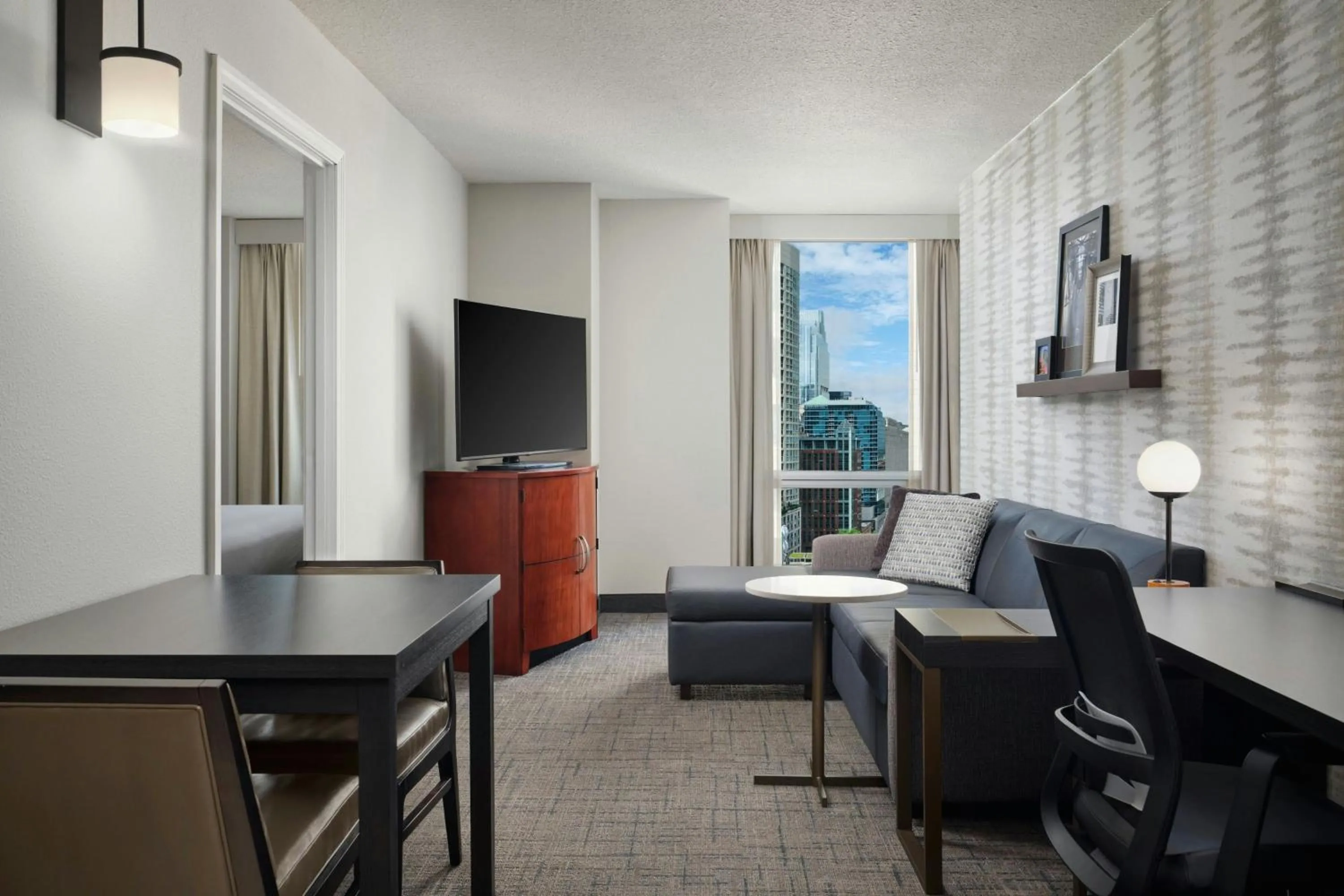 Living room in Residence Inn by Marriott Chicago Downtown/River North