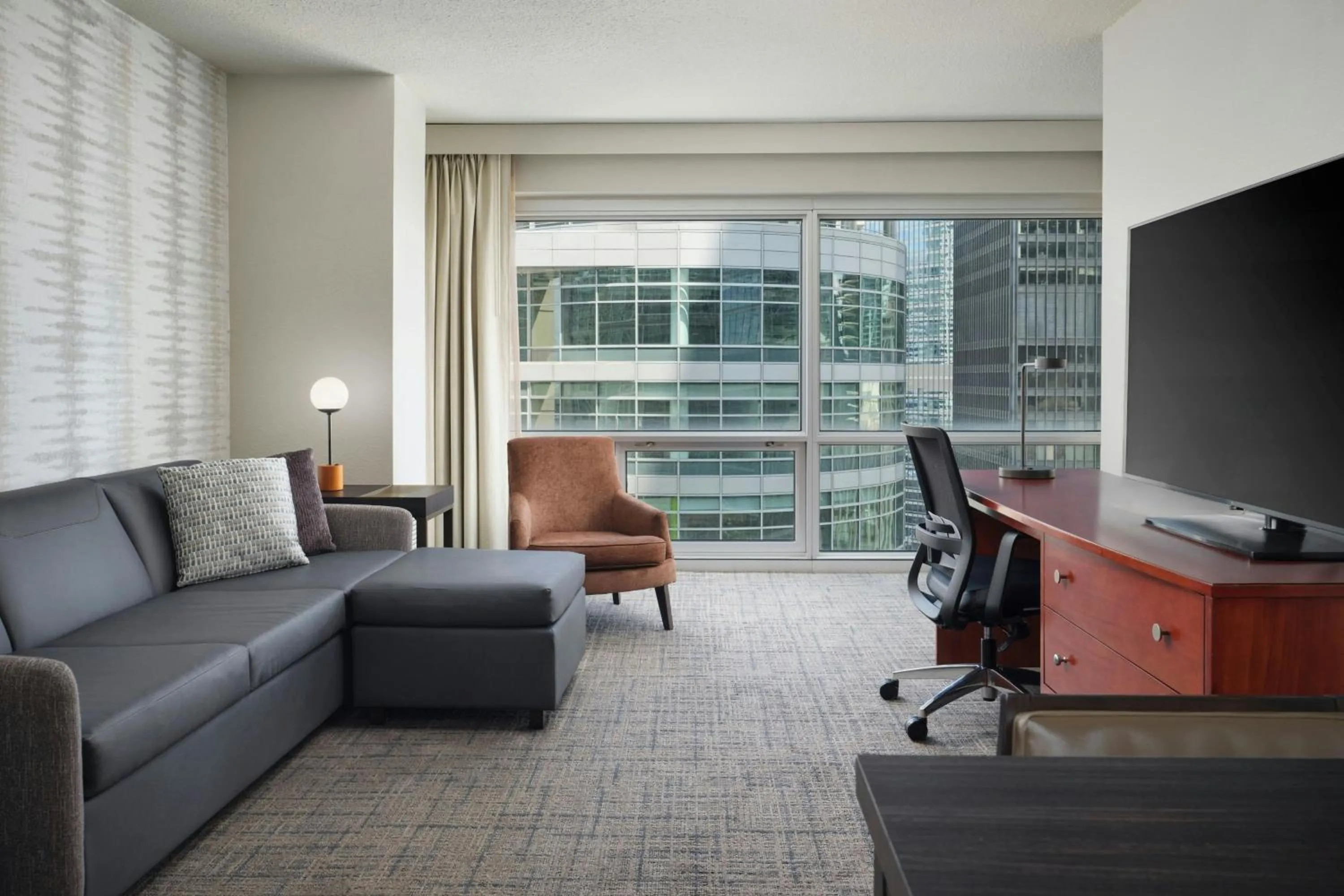Living room in Residence Inn by Marriott Chicago Downtown/River North