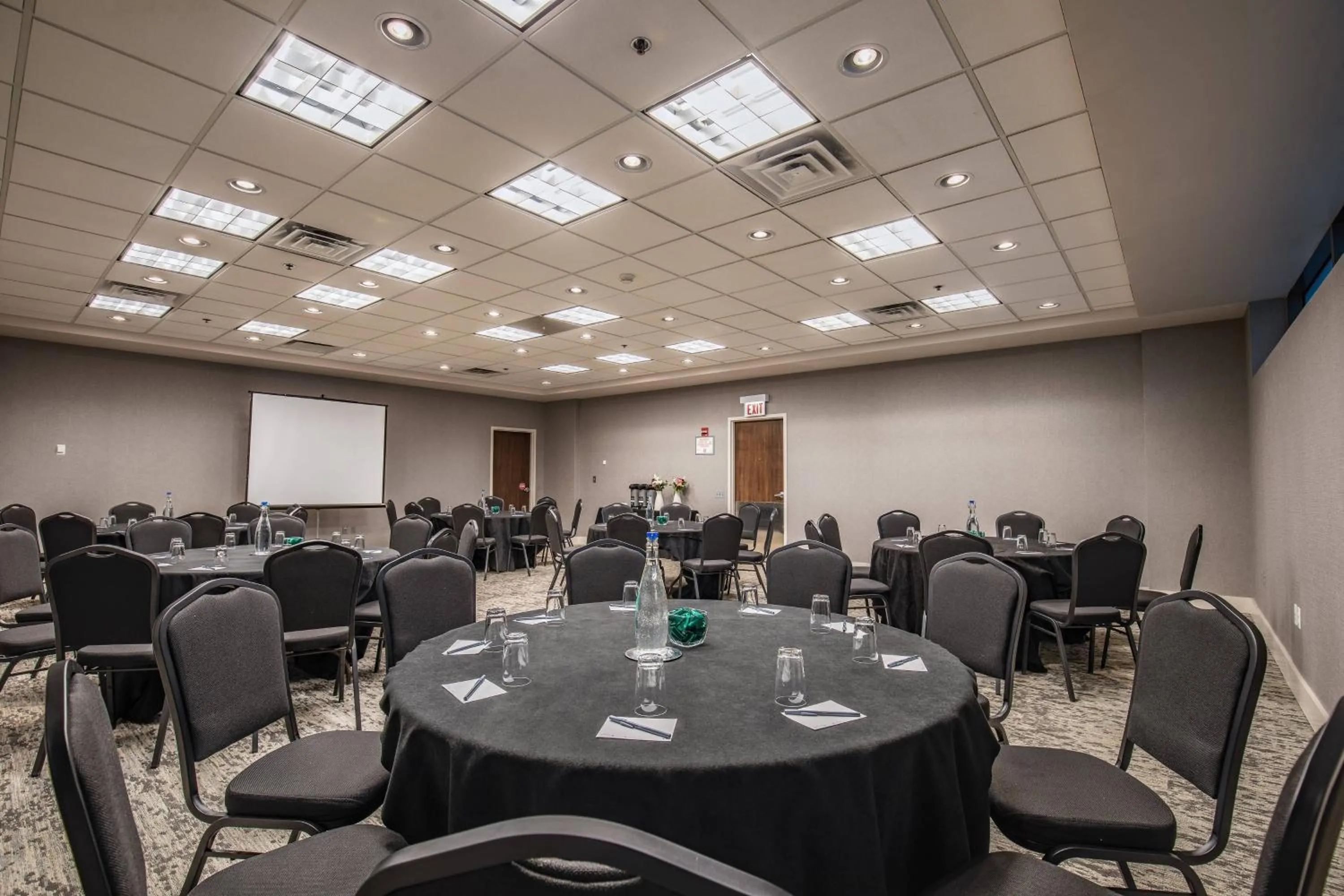 Meeting/conference room in Residence Inn by Marriott Chicago Downtown/River North