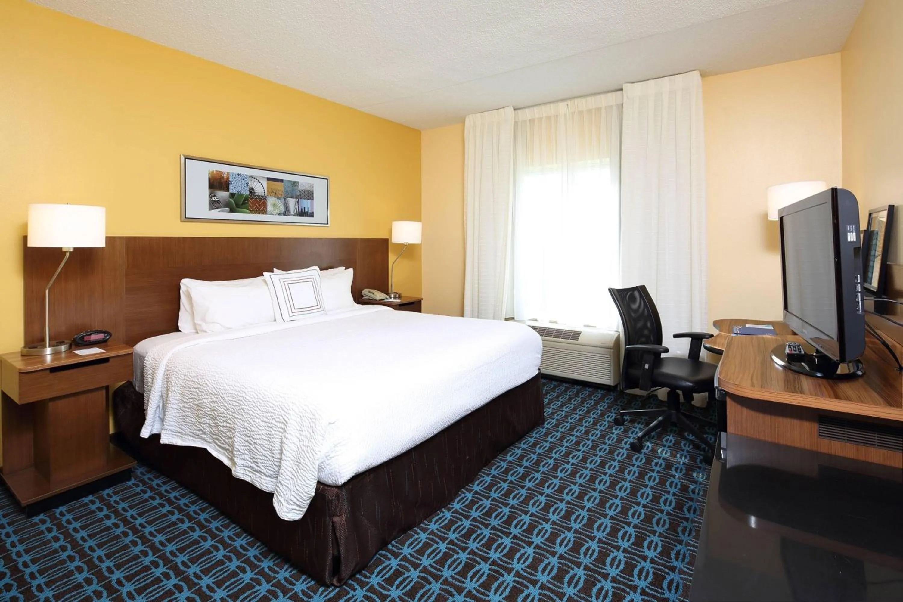 King Room - Disability Access in Fairfield Inn & Suites by Marriott Newark Liberty International Airport