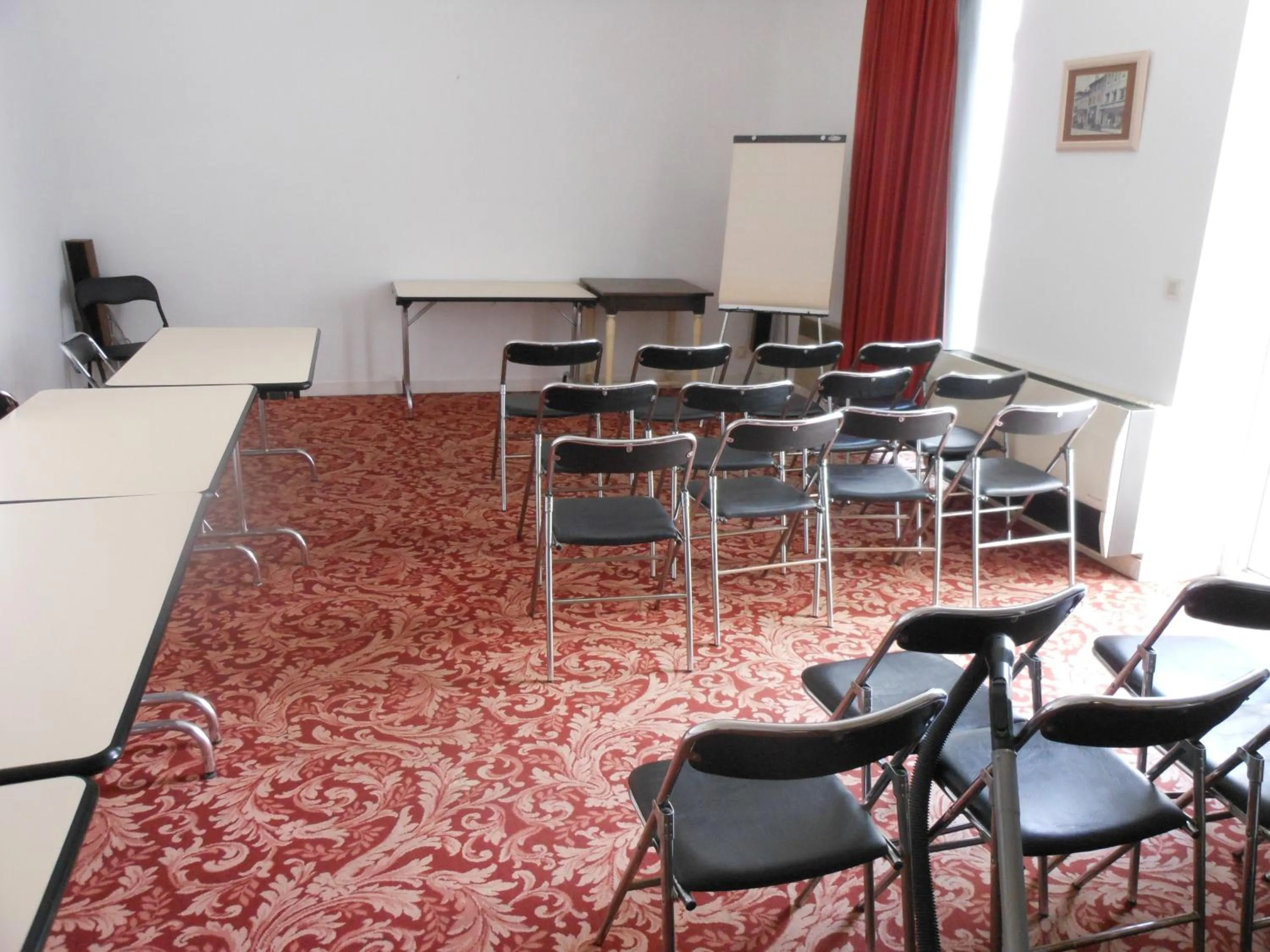 Banquet/Function facilities in Le Central