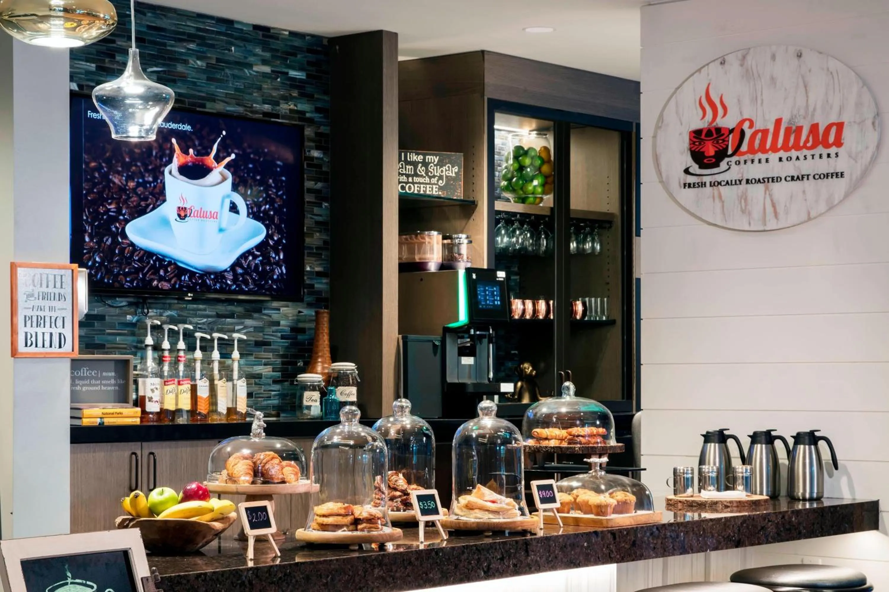 Restaurant/places to eat in Renaissance Fort Lauderdale Cruise Port Hotel