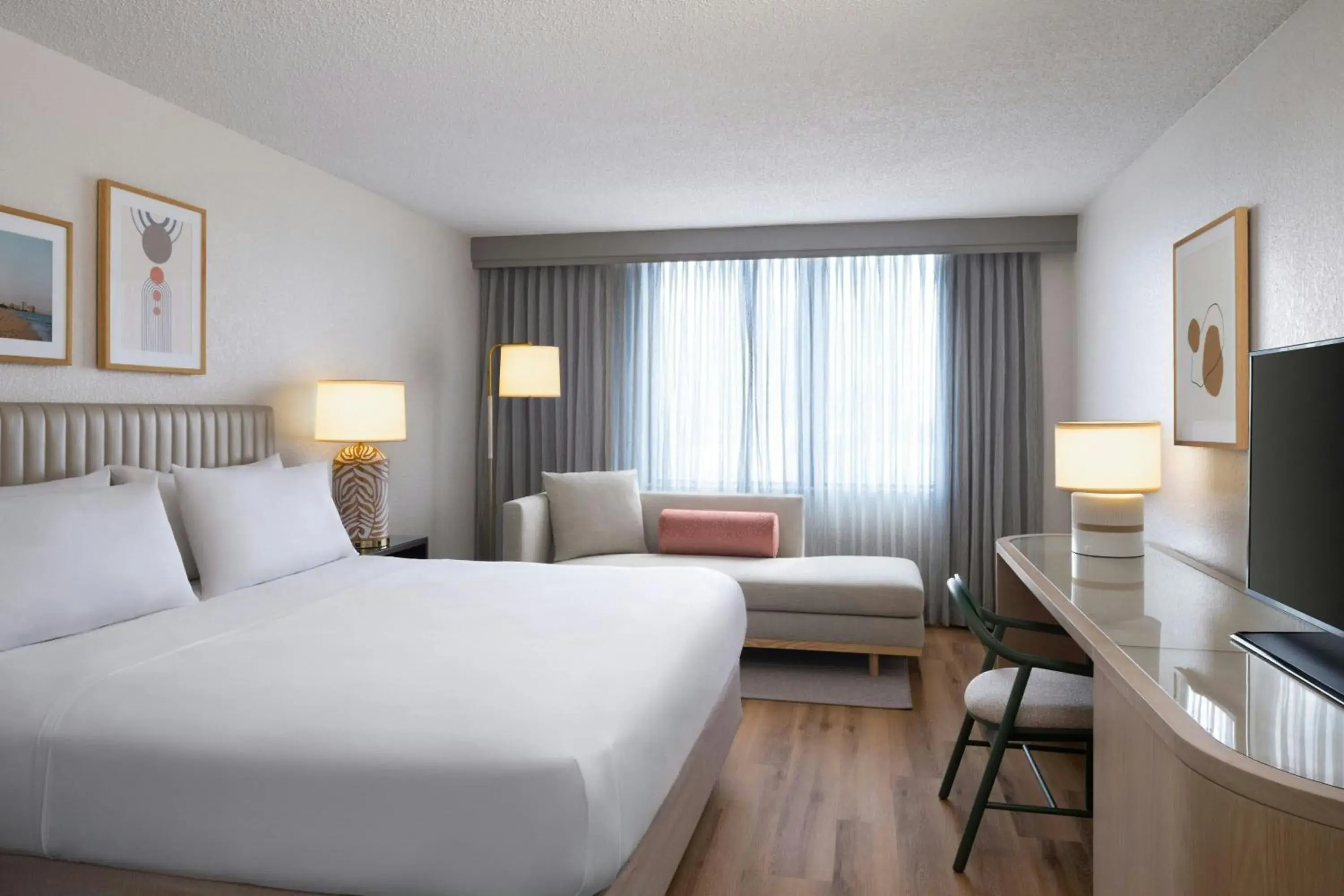 King or Queen Room in Renaissance Fort Lauderdale Cruise Port Hotel King or Queen Room in Renaissance Fort Lauderdale Cruise Port Hotel