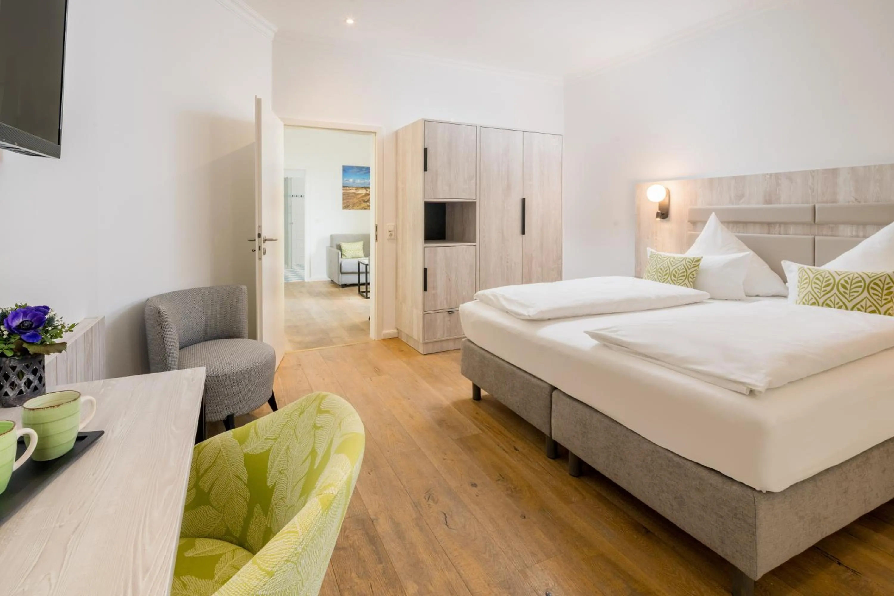 Coffee/tea facilities, Bed in Parkhotel Wangerooge