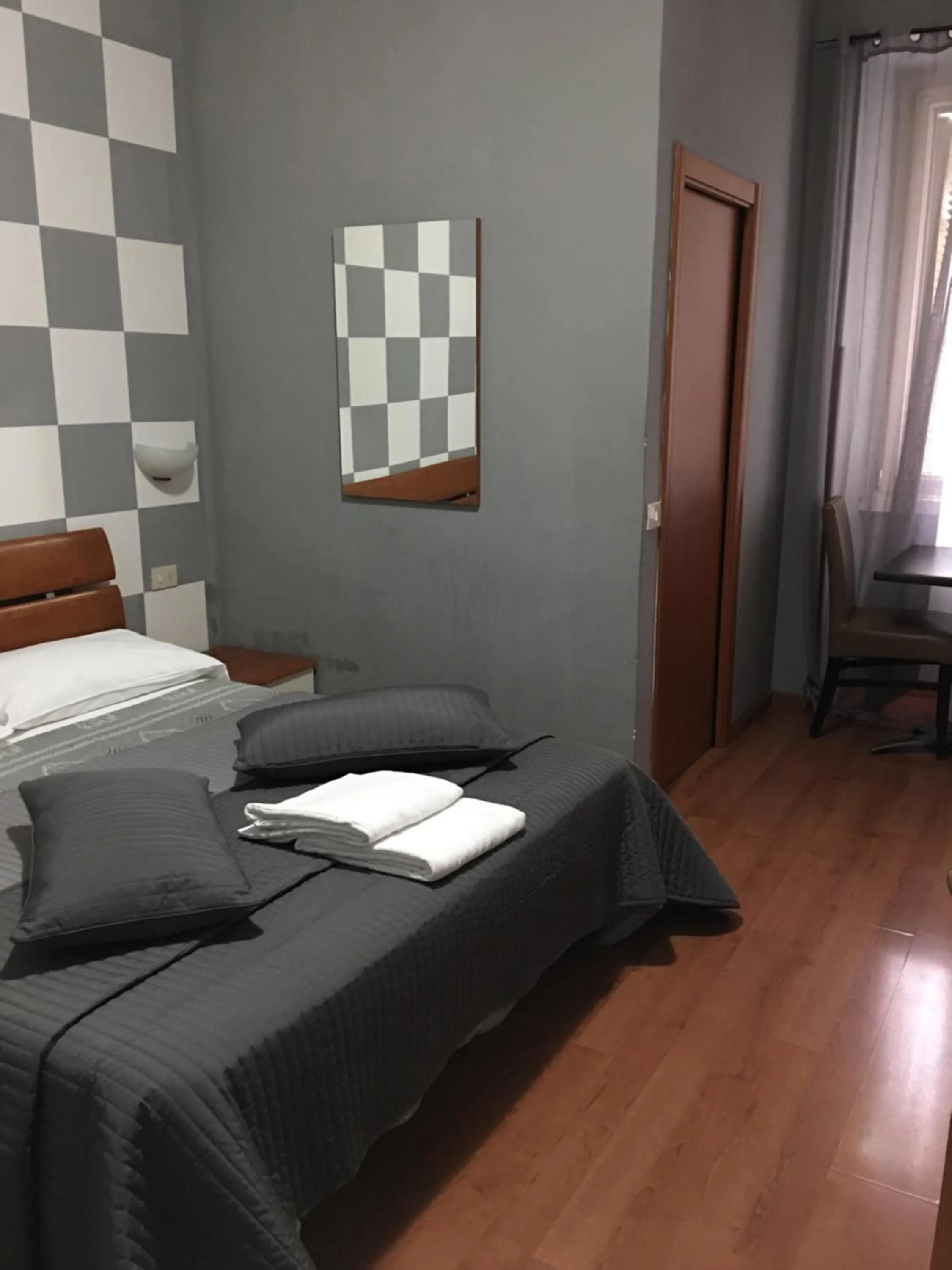 Bedroom, Bed in Hi Termini