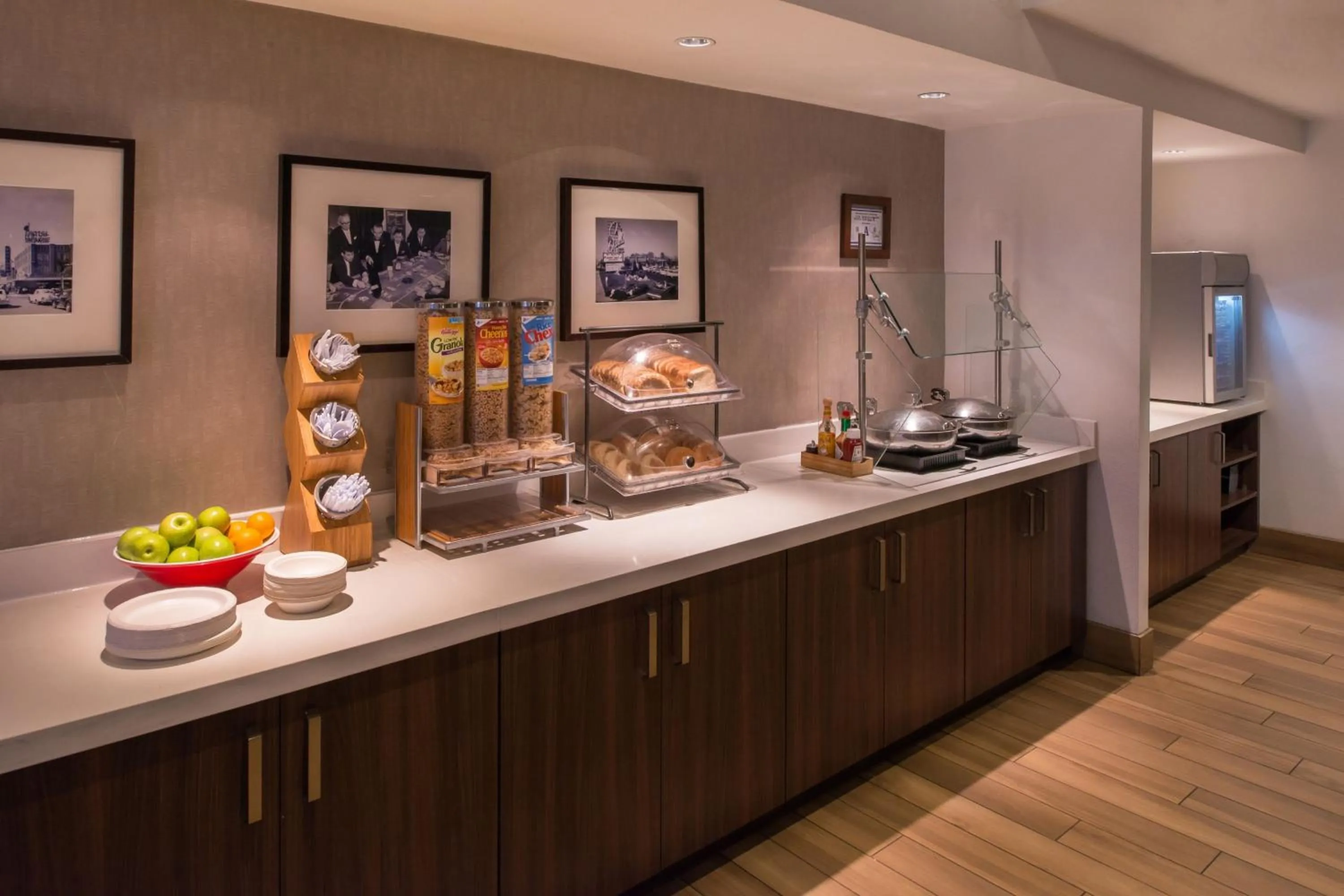 Breakfast in Fairfield Inn Las Vegas Convention Center