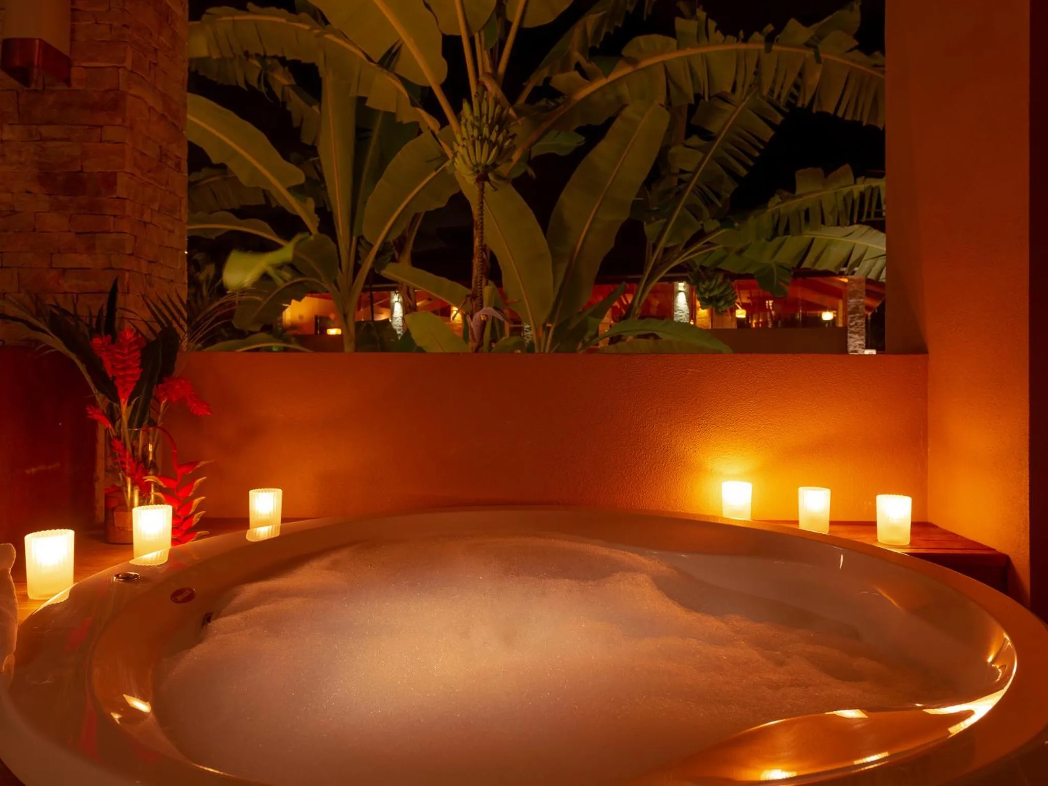 Hot Tub in Hotel Real Villa Bella