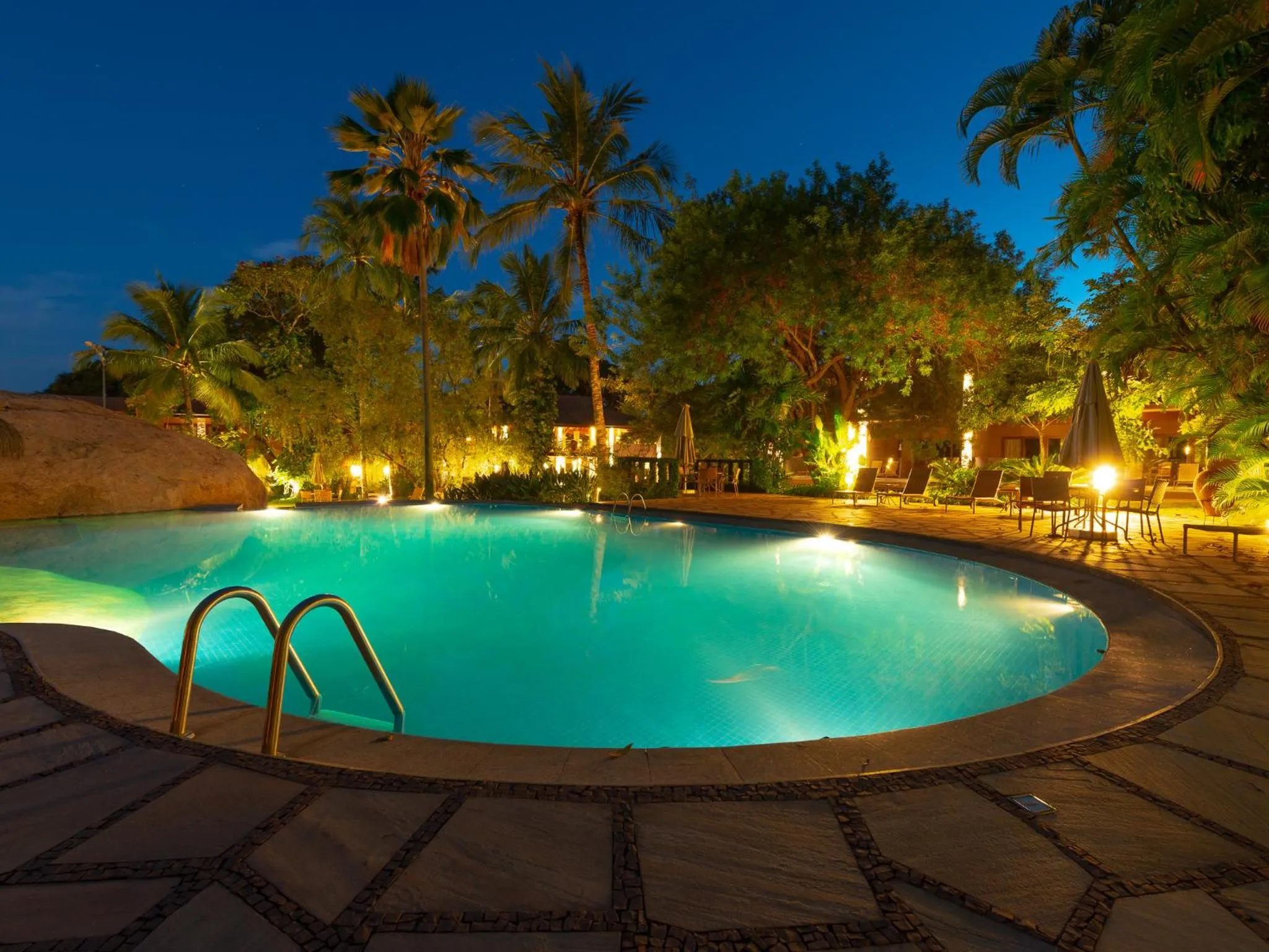 Swimming pool in Hotel Real Villa Bella