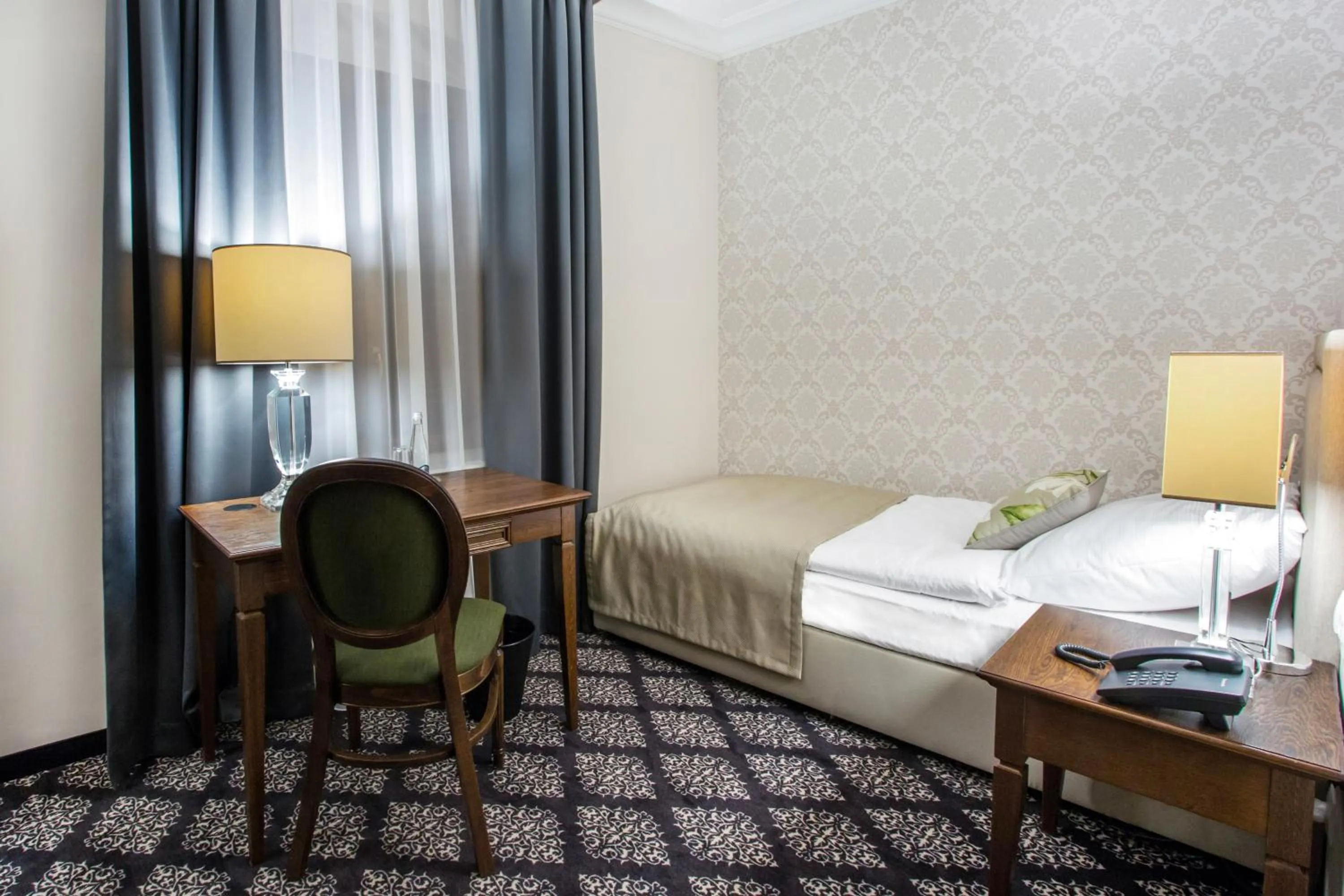 Photo of the whole room, Bed in HG Hotel