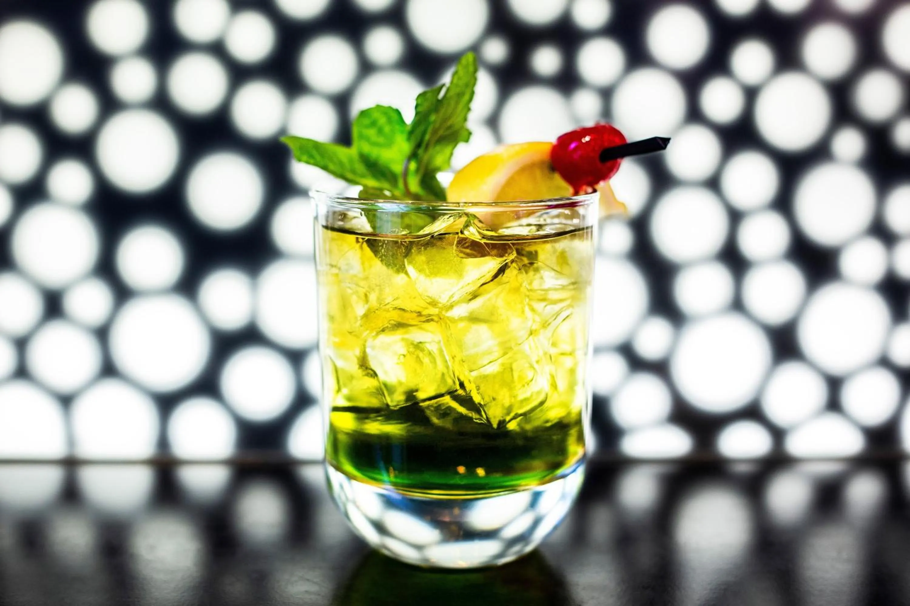 Lounge or bar in Aloft Tempe