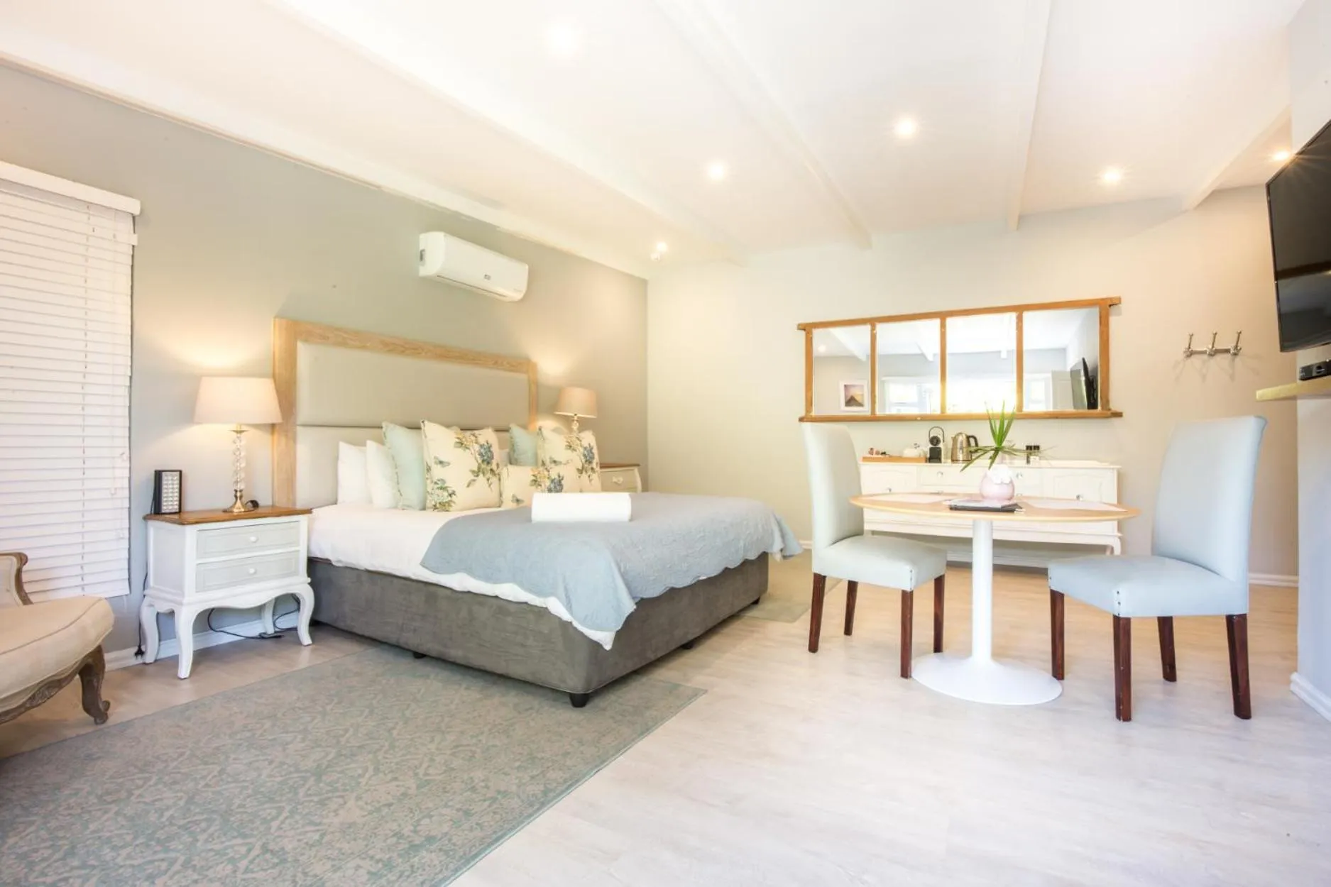 Photo of the whole room in The Bentley Westville