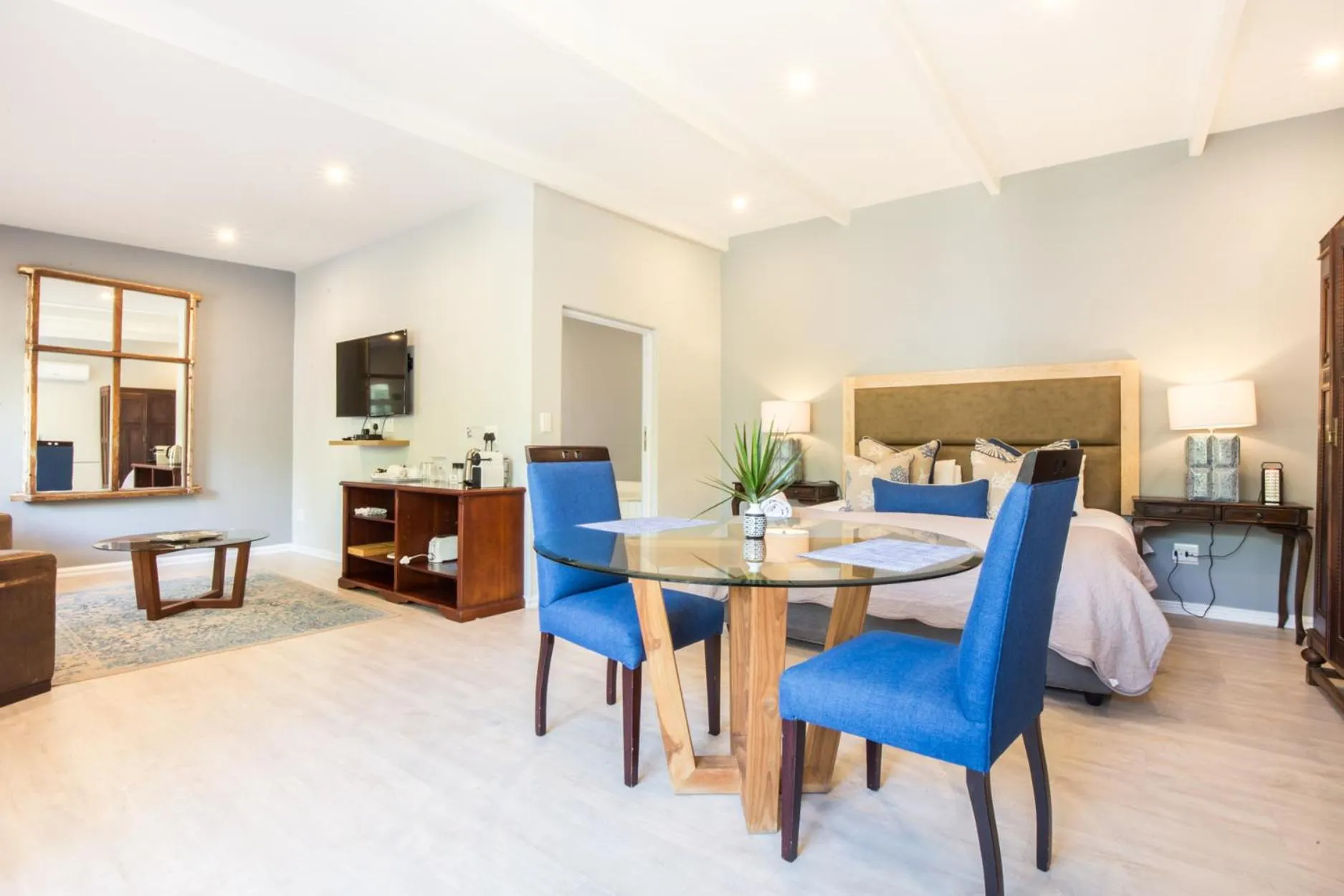 Dining area in The Bentley Westville