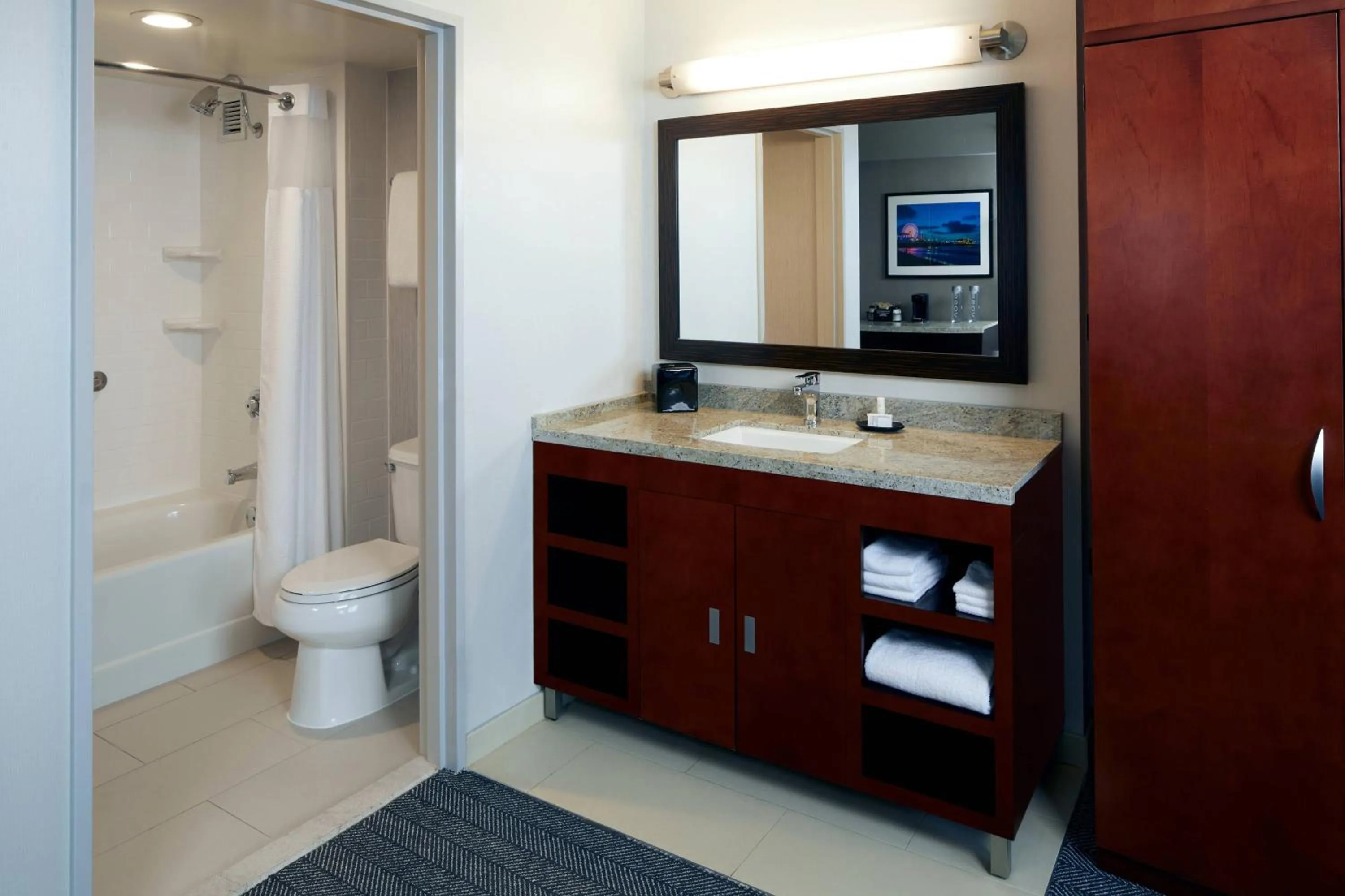 Bathroom in Courtyard by Marriott Los Angeles LAX / Century Boulevard