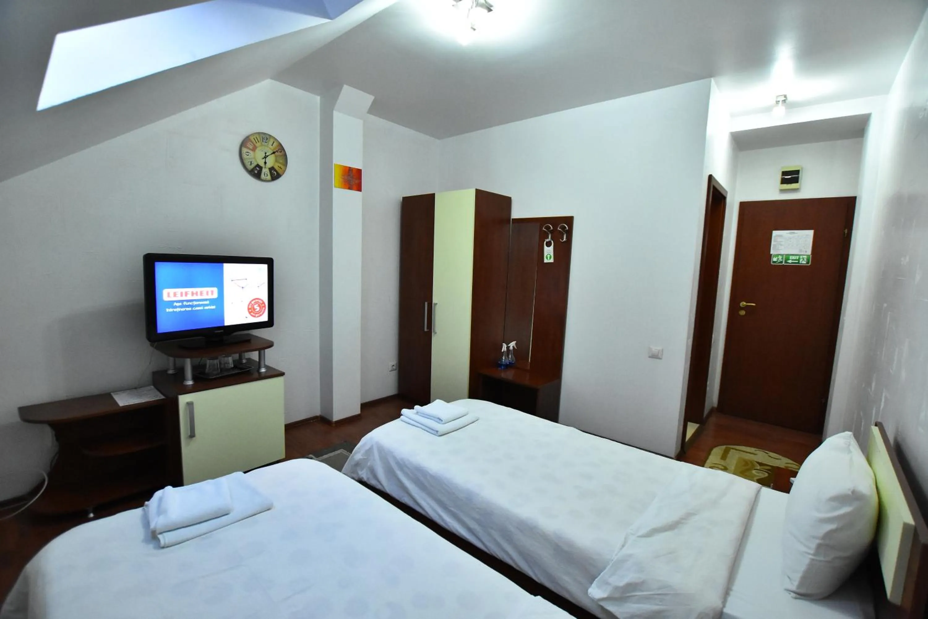 Photo of the whole room, Bed in Hotel Euphoria