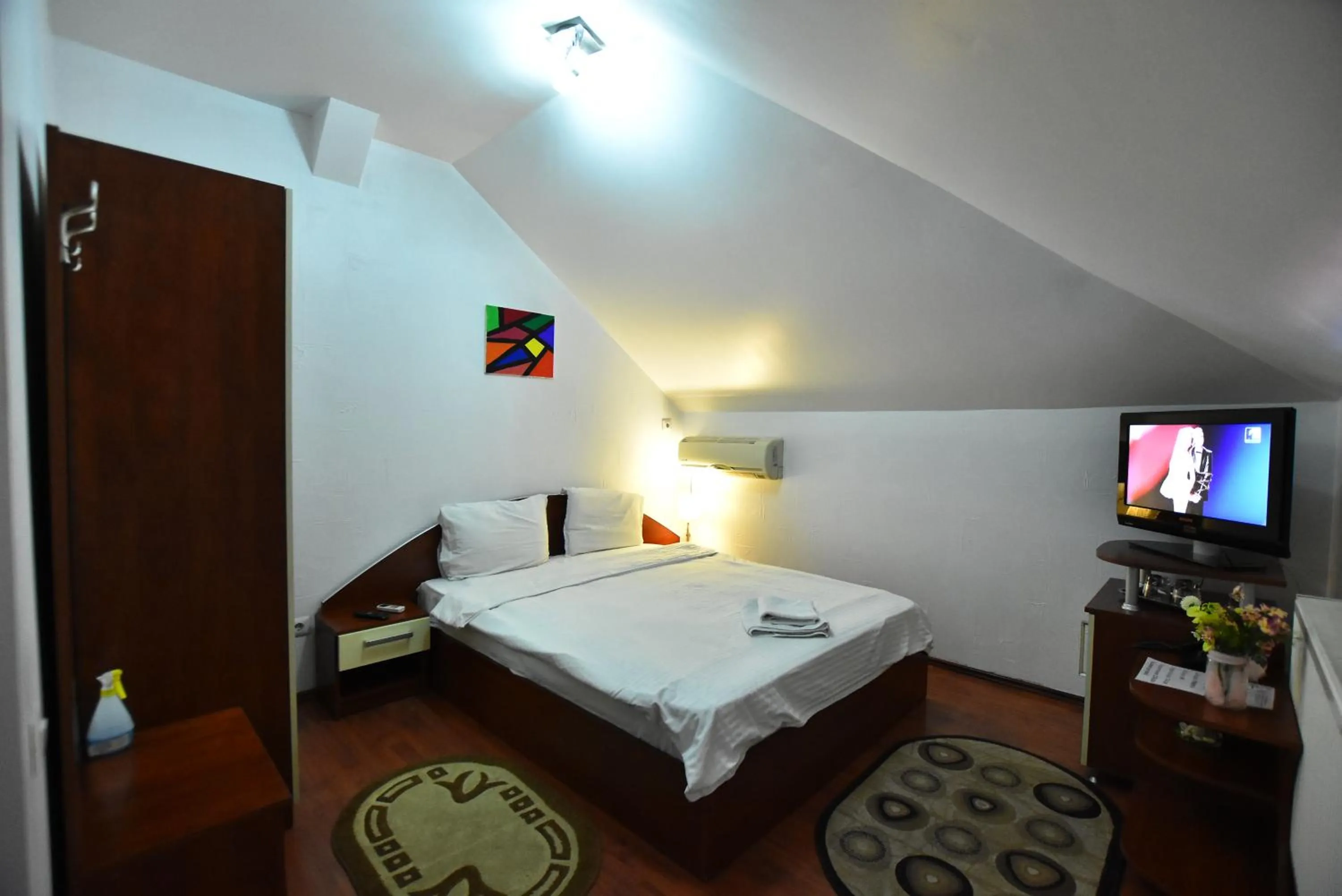 Photo of the whole room, Bed in Hotel Euphoria