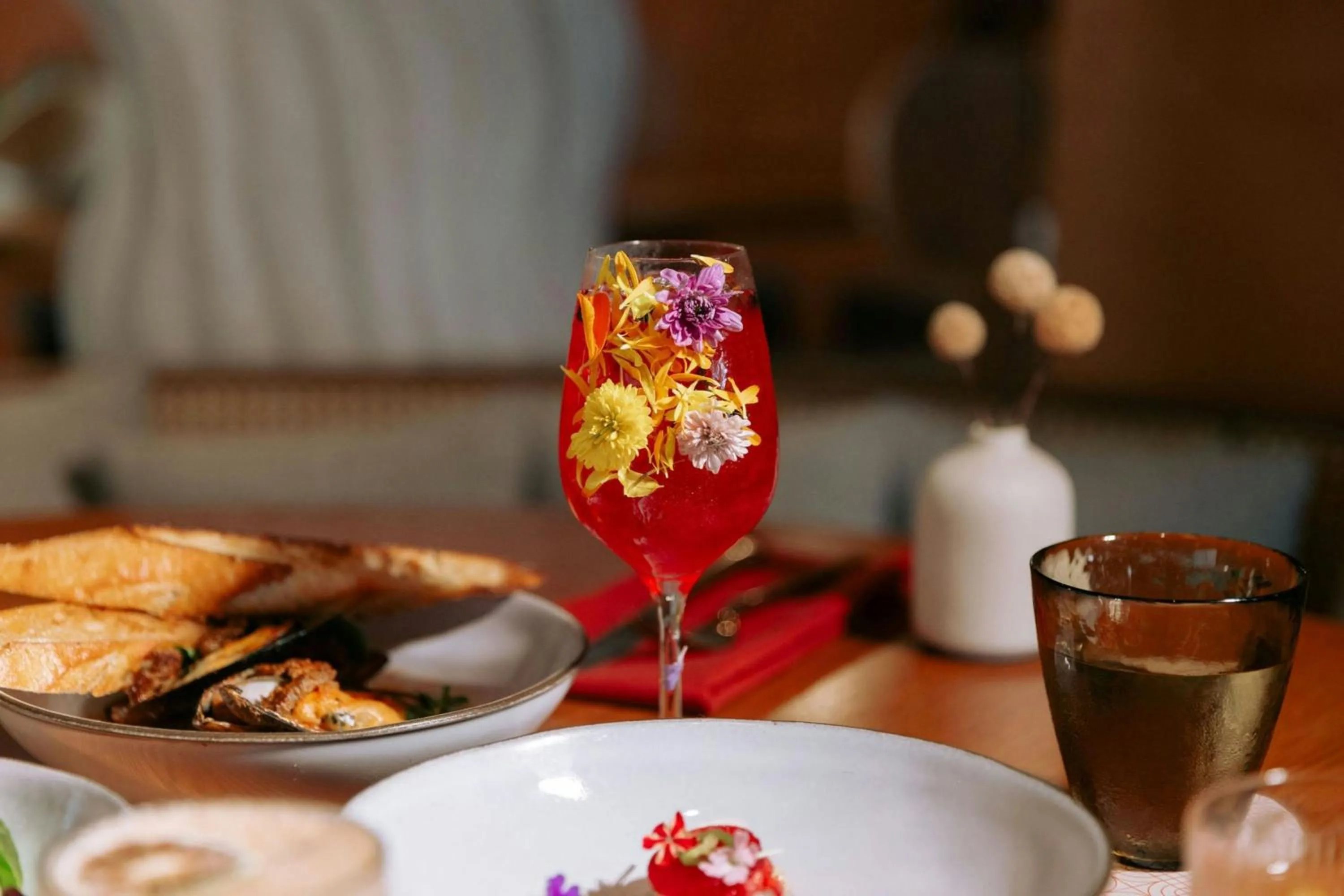 Restaurant/places to eat in Sandbourne Santa Monica, Autograph Collection