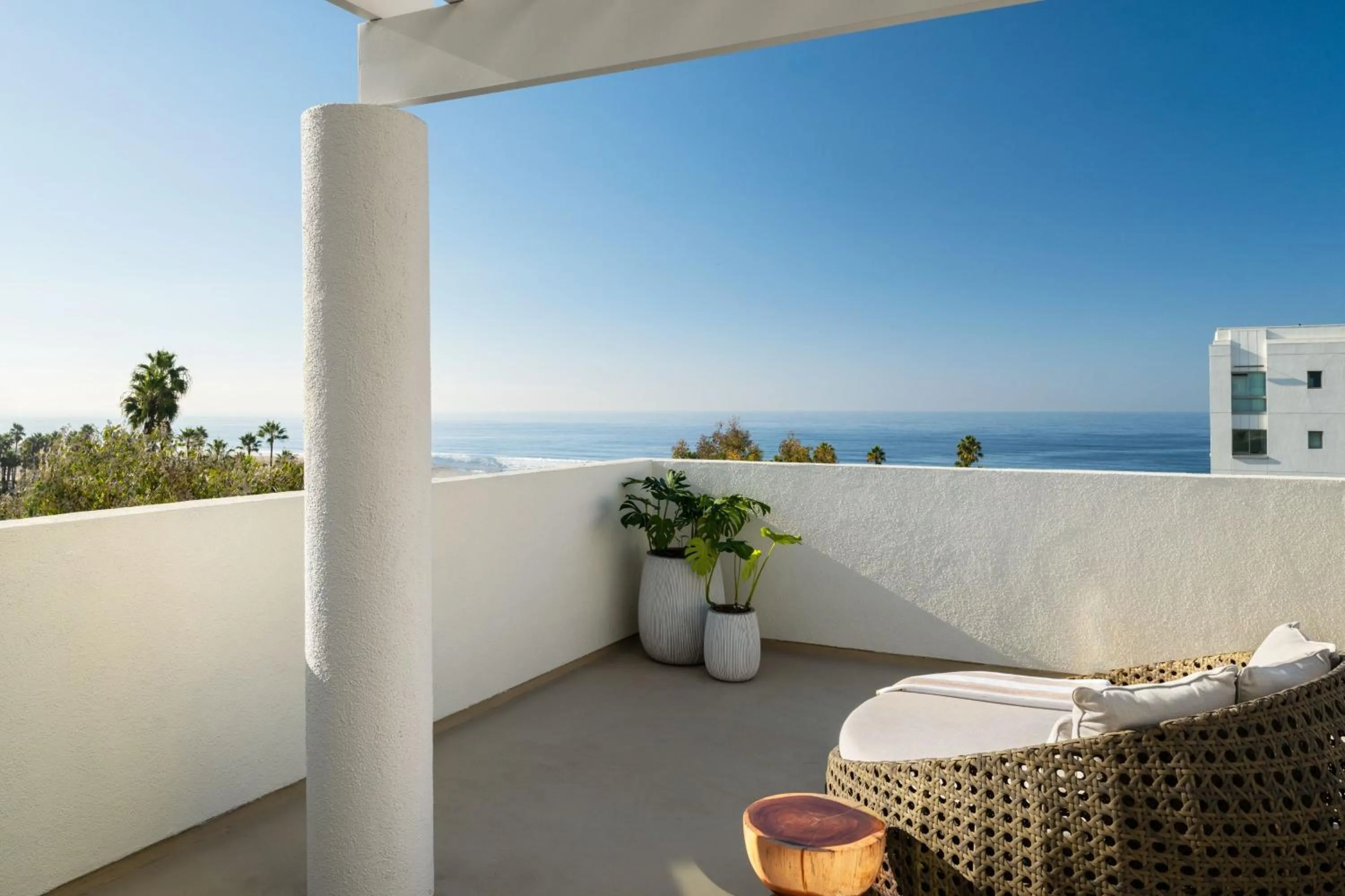 Photo of the whole room in Sandbourne Santa Monica, Autograph Collection