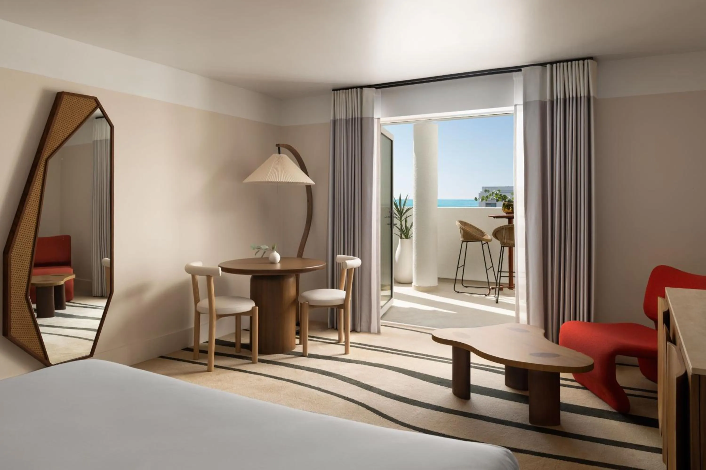 Photo of the whole room, Bed in Sandbourne Santa Monica, Autograph Collection