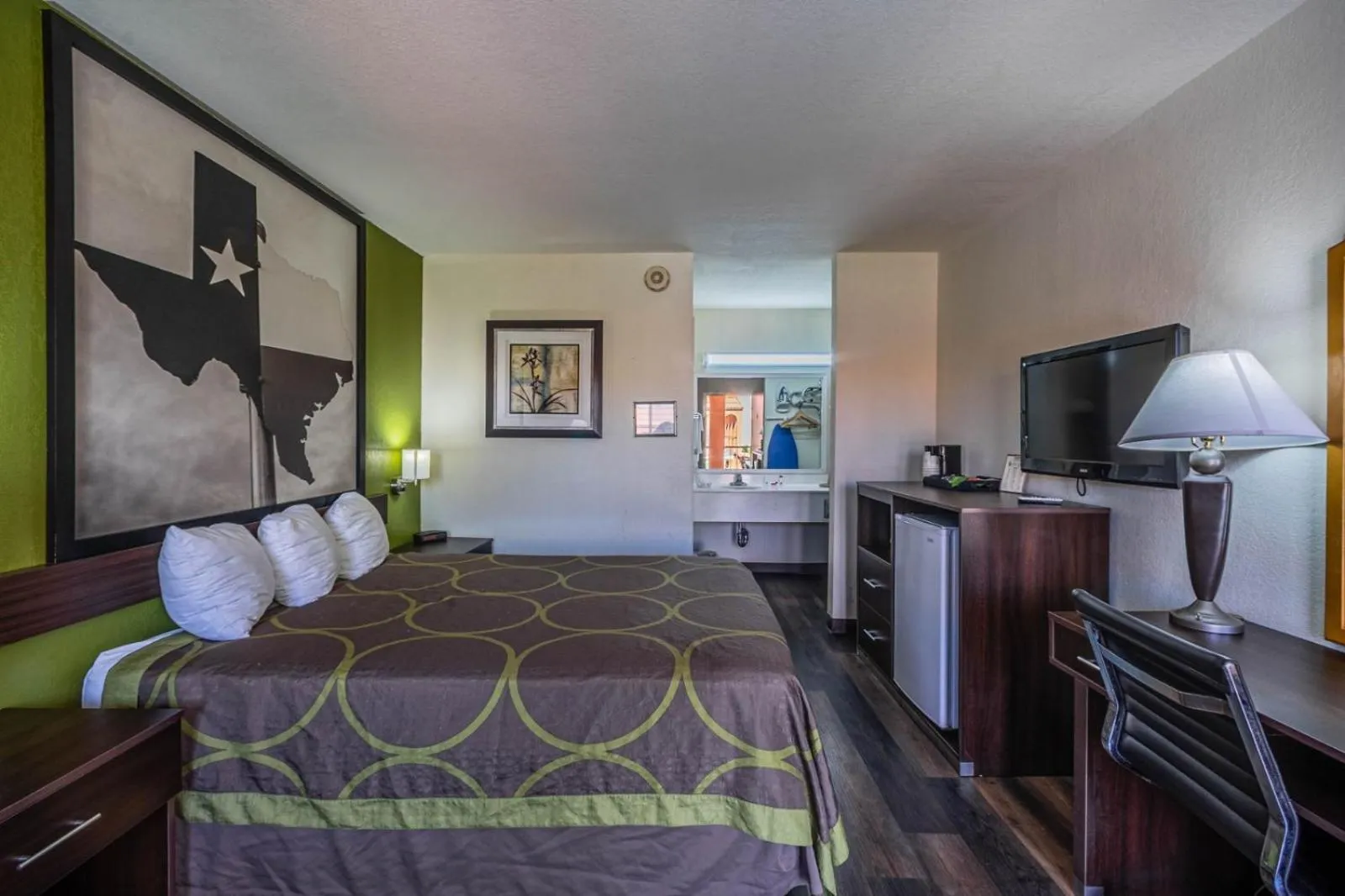 Bed in Super 8 by Wyndham El Paso Airport