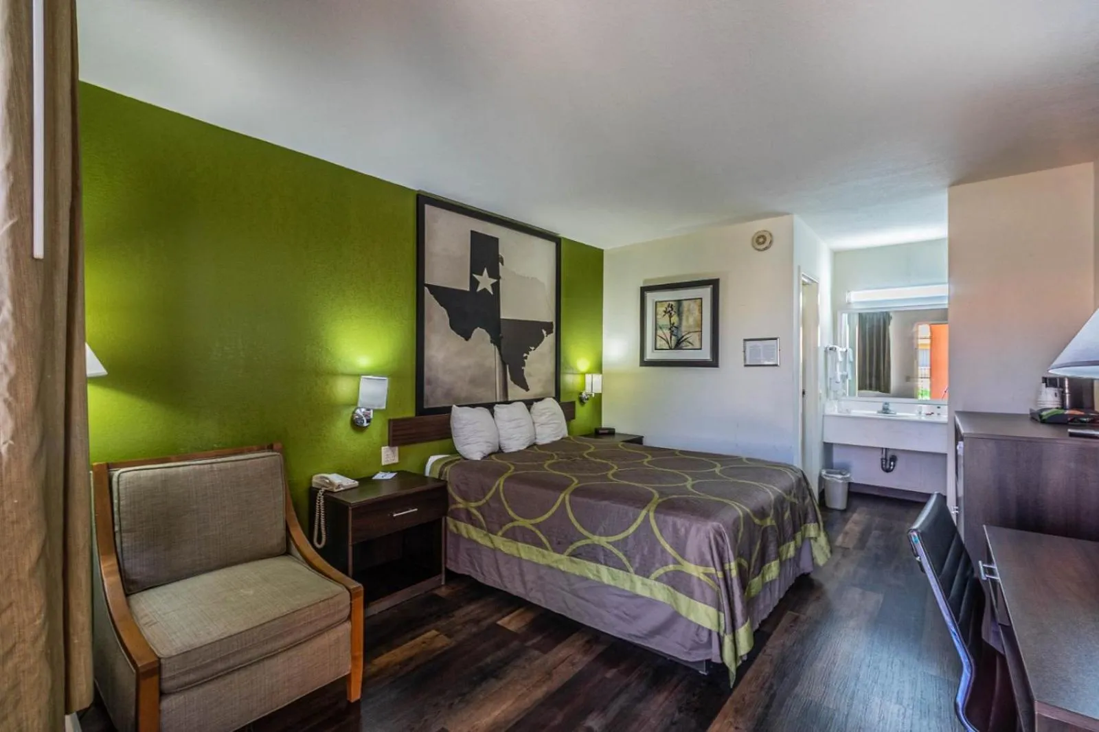 Bed in Super 8 by Wyndham El Paso Airport