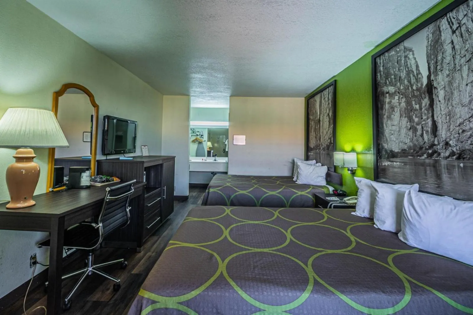 Bed in Super 8 by Wyndham El Paso Airport