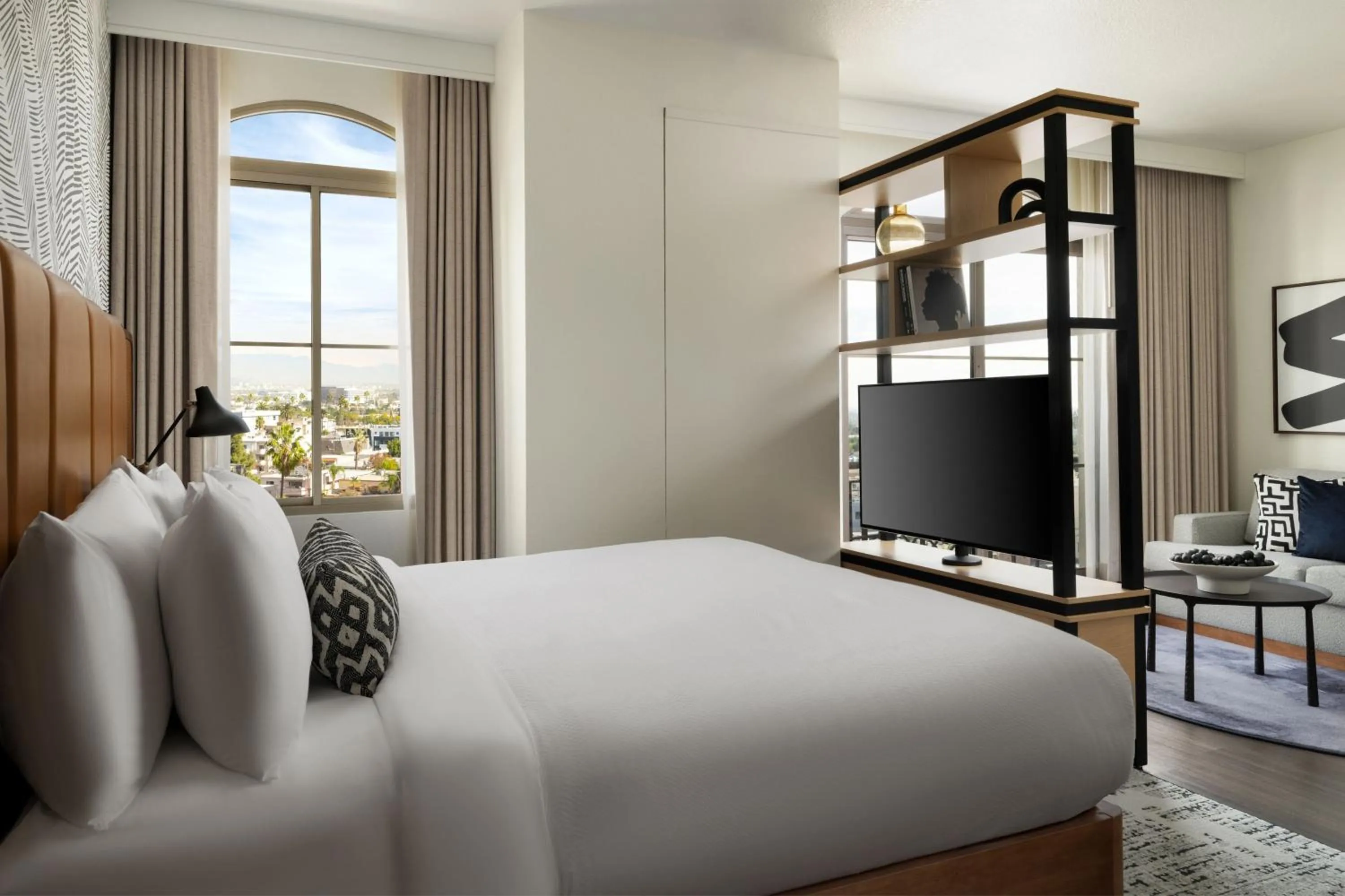 Photo of the whole room, Bed in Burton House, Beverly Hills, A Tribute Portfolio Hotel