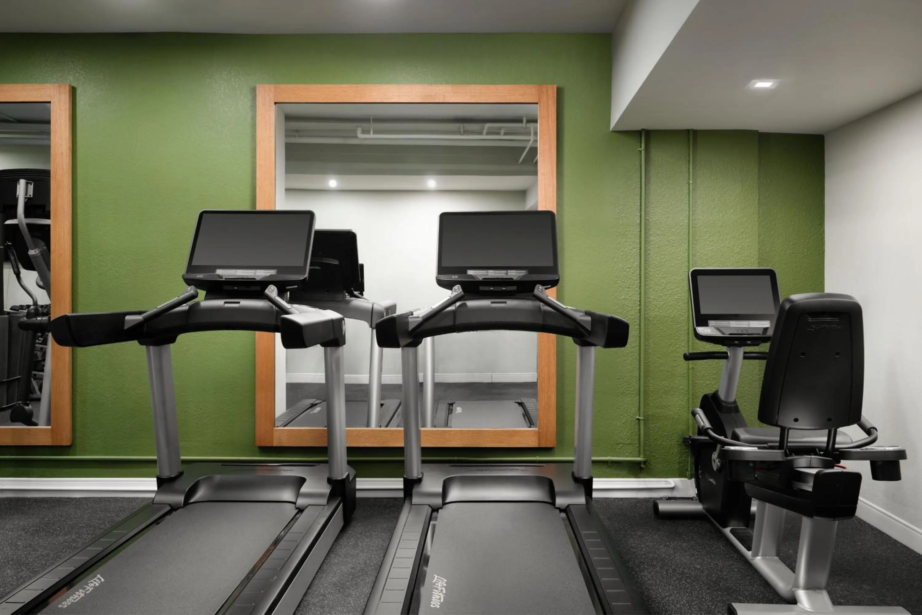 Fitness centre/facilities in Burton House, Beverly Hills, A Tribute Portfolio Hotel