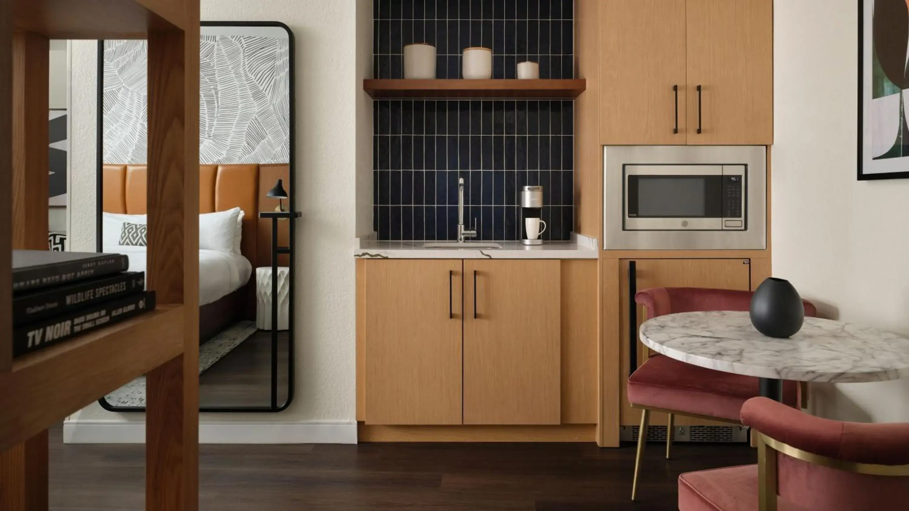 Deluxe King Studio with Sofa Bed in Burton House, Beverly Hills, A Tribute Portfolio Hotel Deluxe King Studio with Sofa Bed in Burton House, Beverly Hills, A Tribute Portfolio Hotel