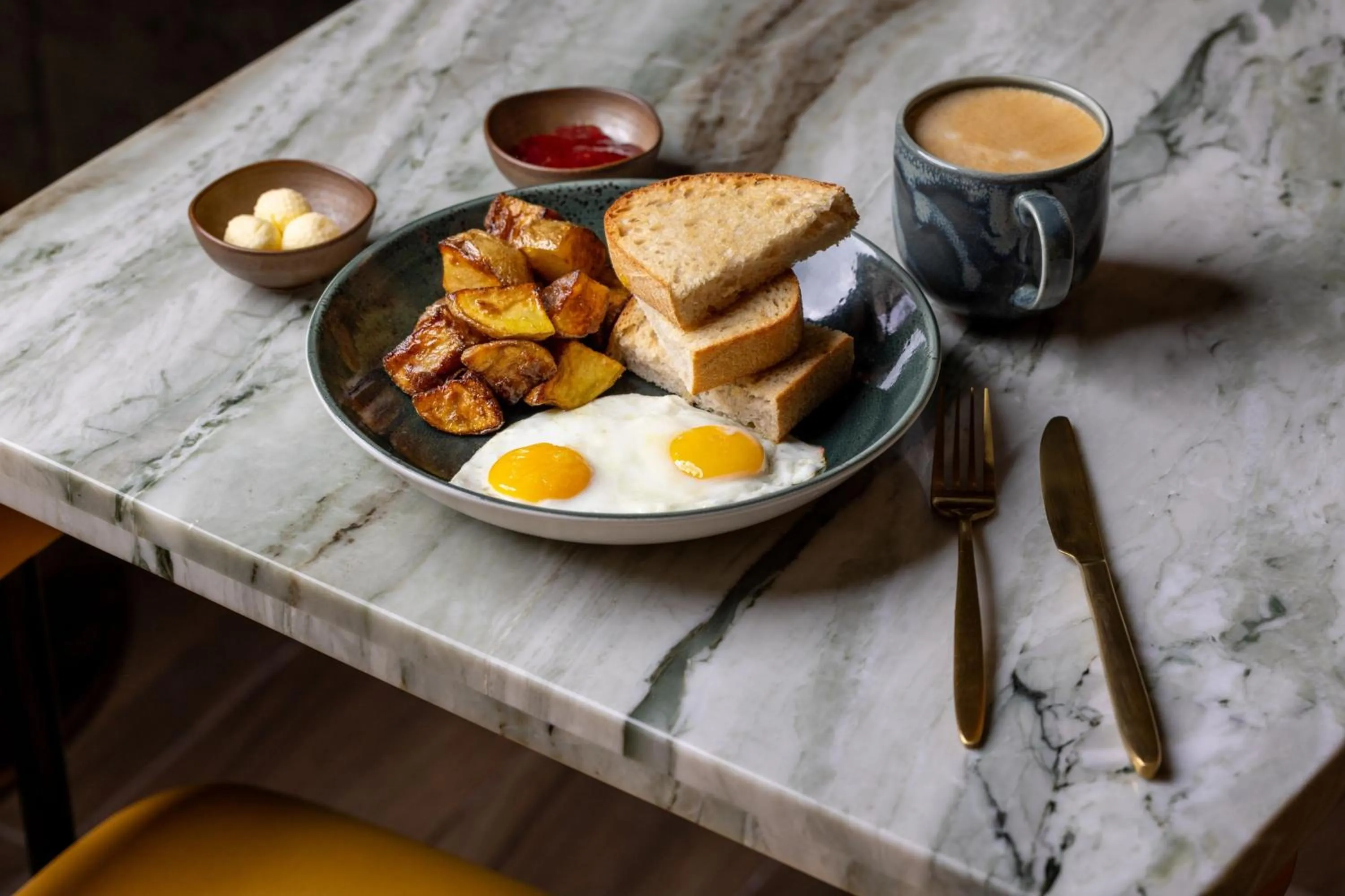 Breakfast in Burton House, Beverly Hills, A Tribute Portfolio Hotel