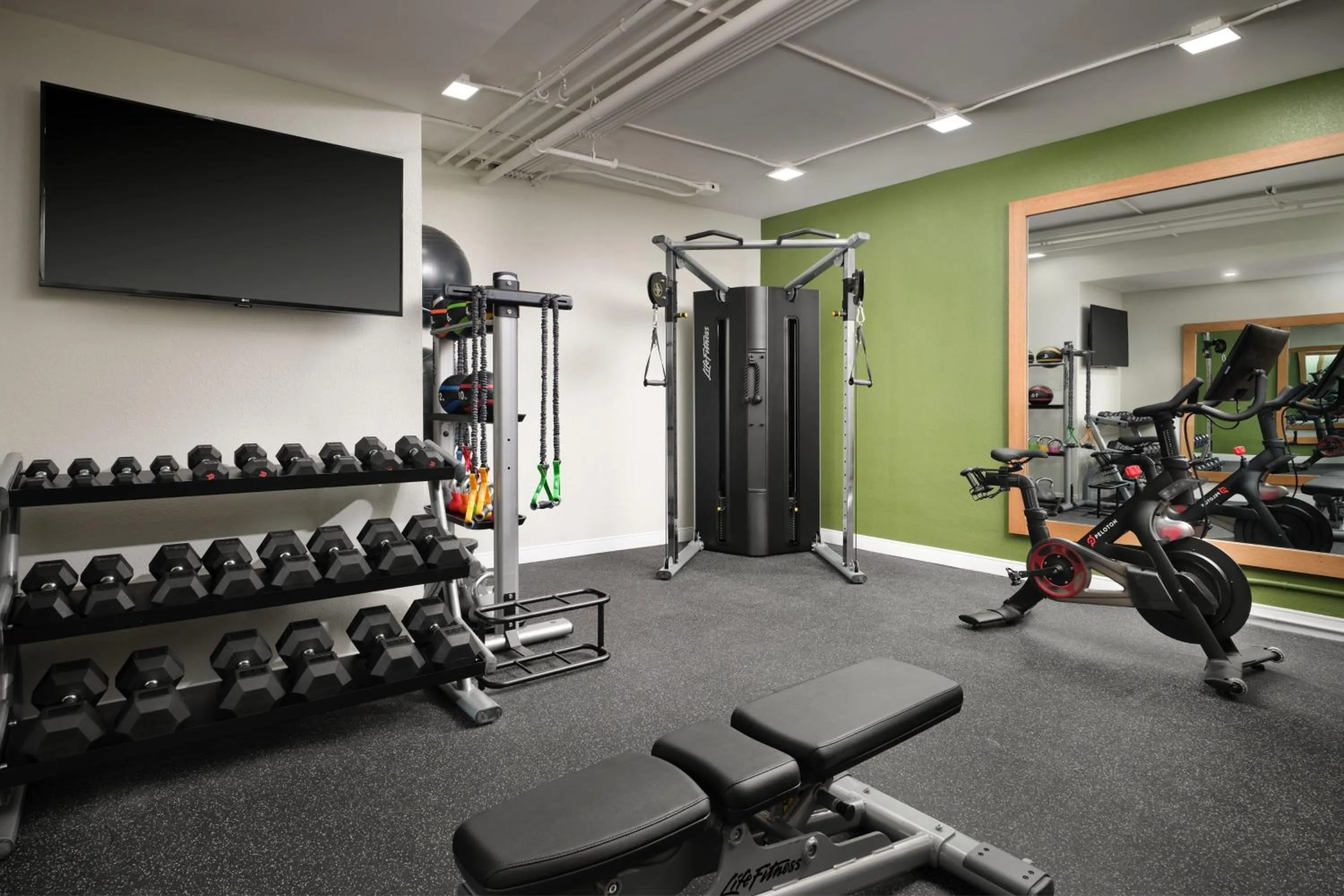 Fitness centre/facilities in Burton House, Beverly Hills, A Tribute Portfolio Hotel