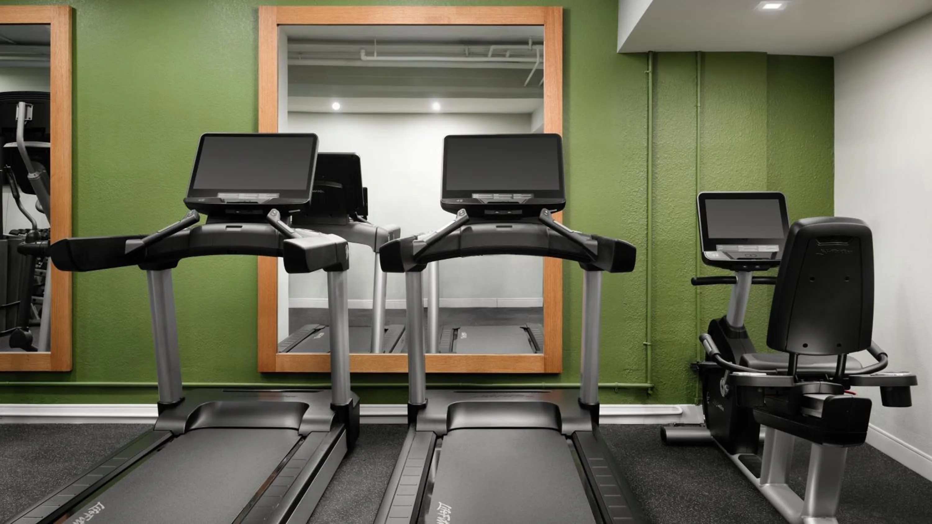 Fitness centre/facilities in Burton House, Beverly Hills, A Tribute Portfolio Hotel