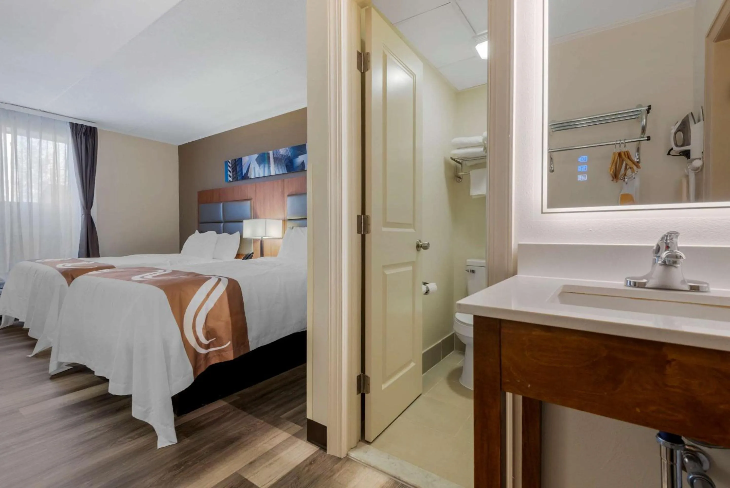 Bedroom, Bed in Quality Inn & Suites New Hartford - Utica